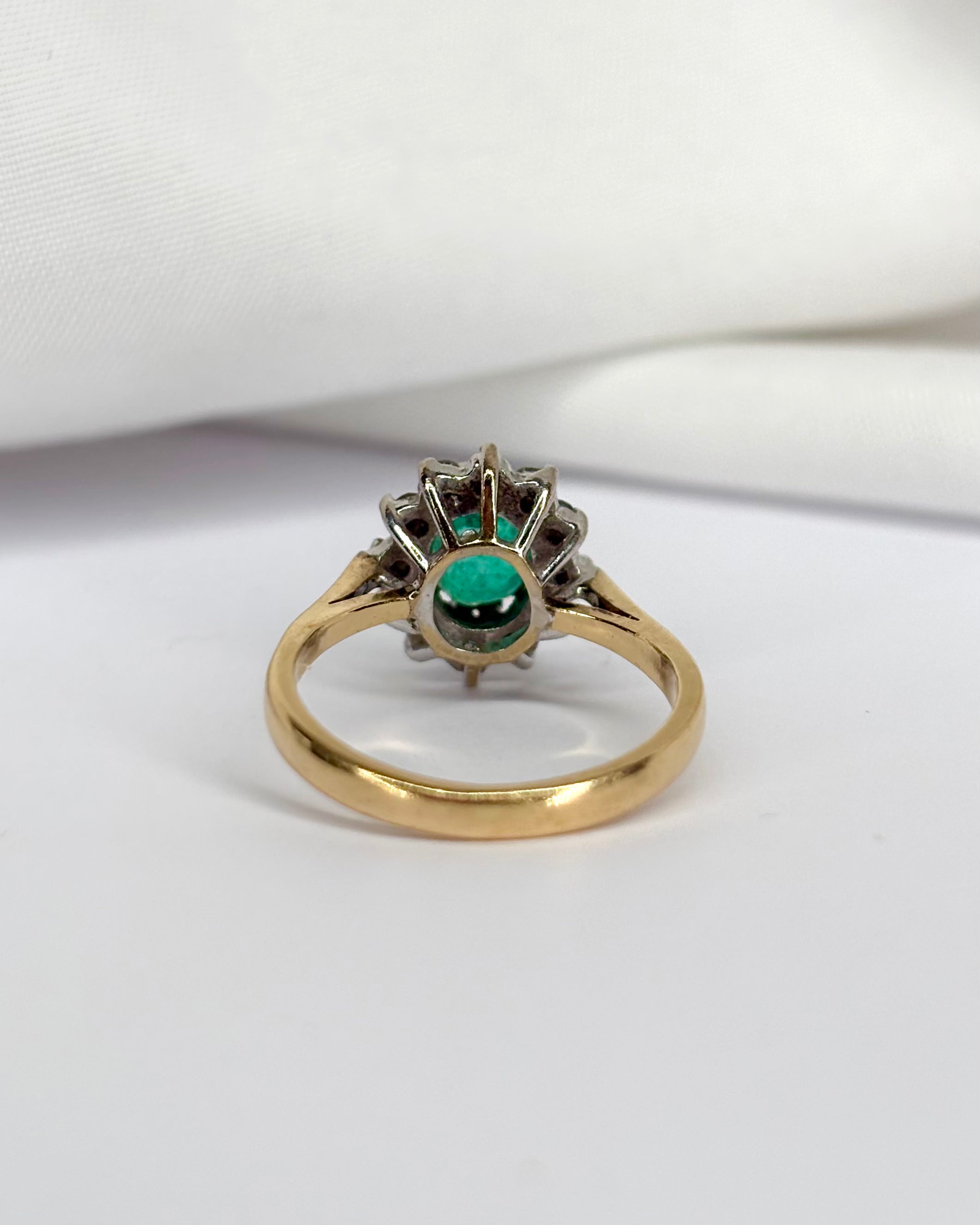 Bague Marguerite Émeraude 0.80 carat & 12 Diamants "Coline"