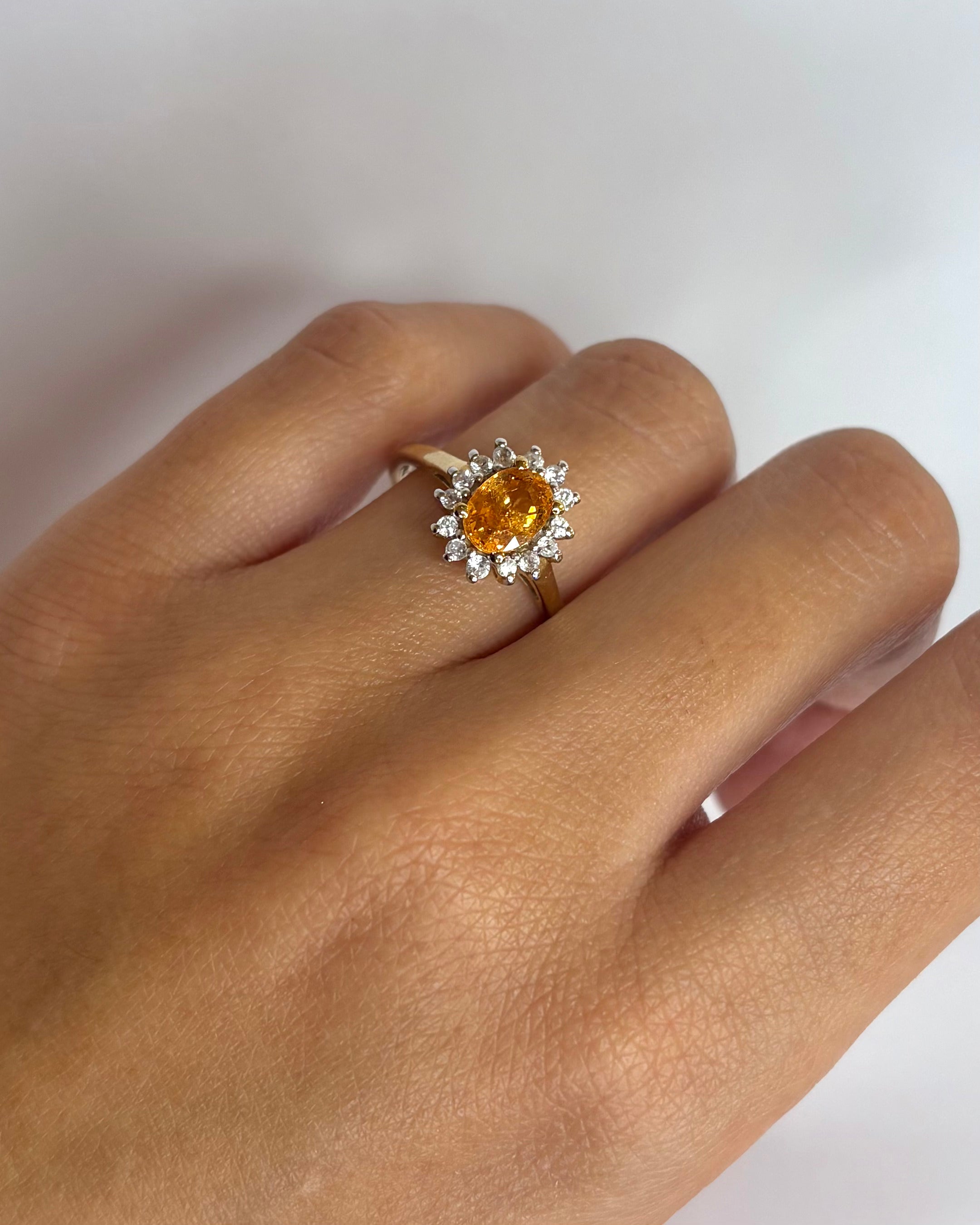Bague Marguerite Grenat Hessonite 1.40 carat & 14 Topazes Blanches "Orlane"
