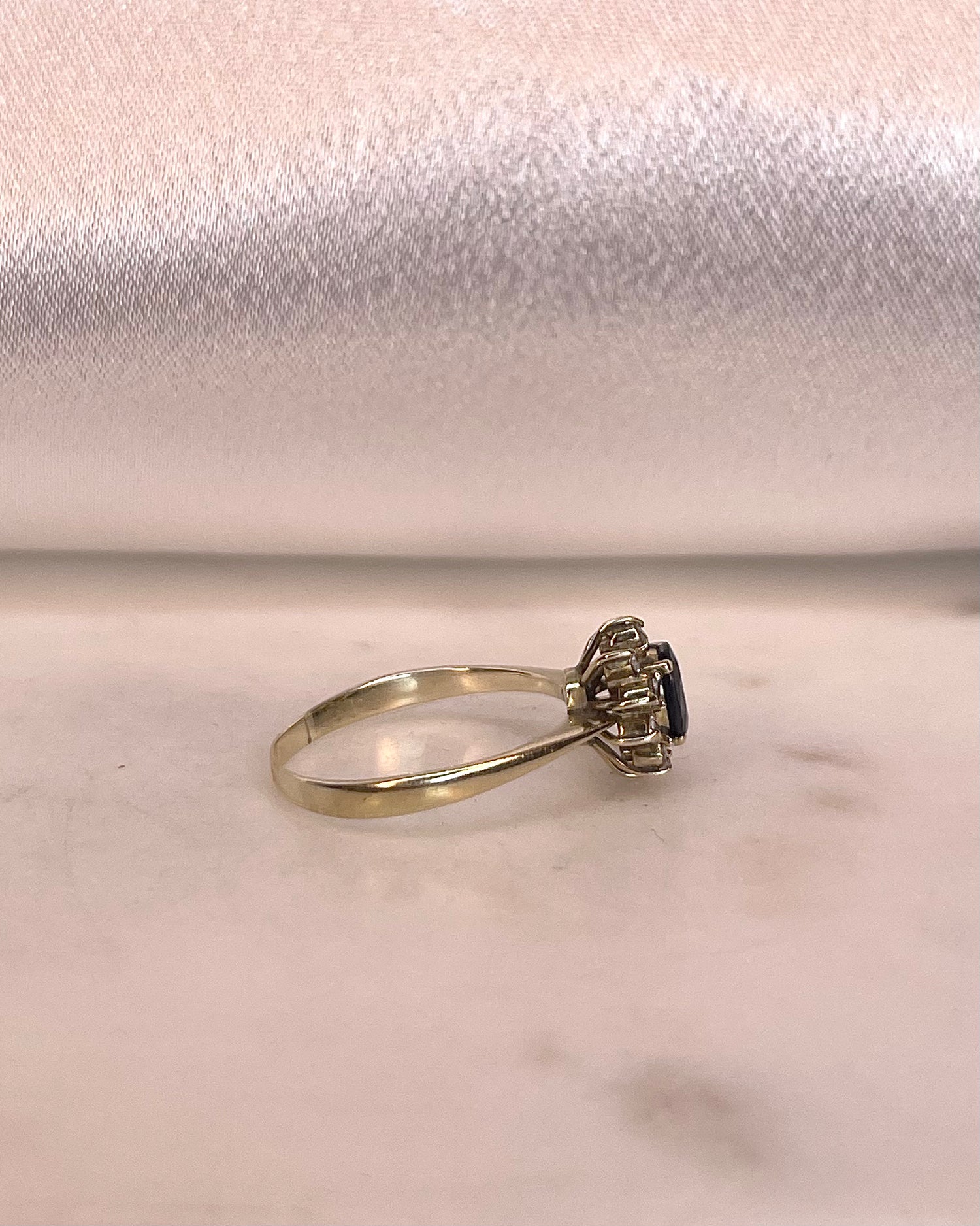 Bague Marguerite Saphir et Diamants  "Pimia"