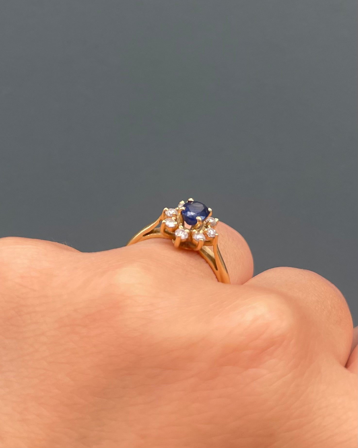 Bague Marguerite Saphir 0.55 carat & Diamants “Flora”