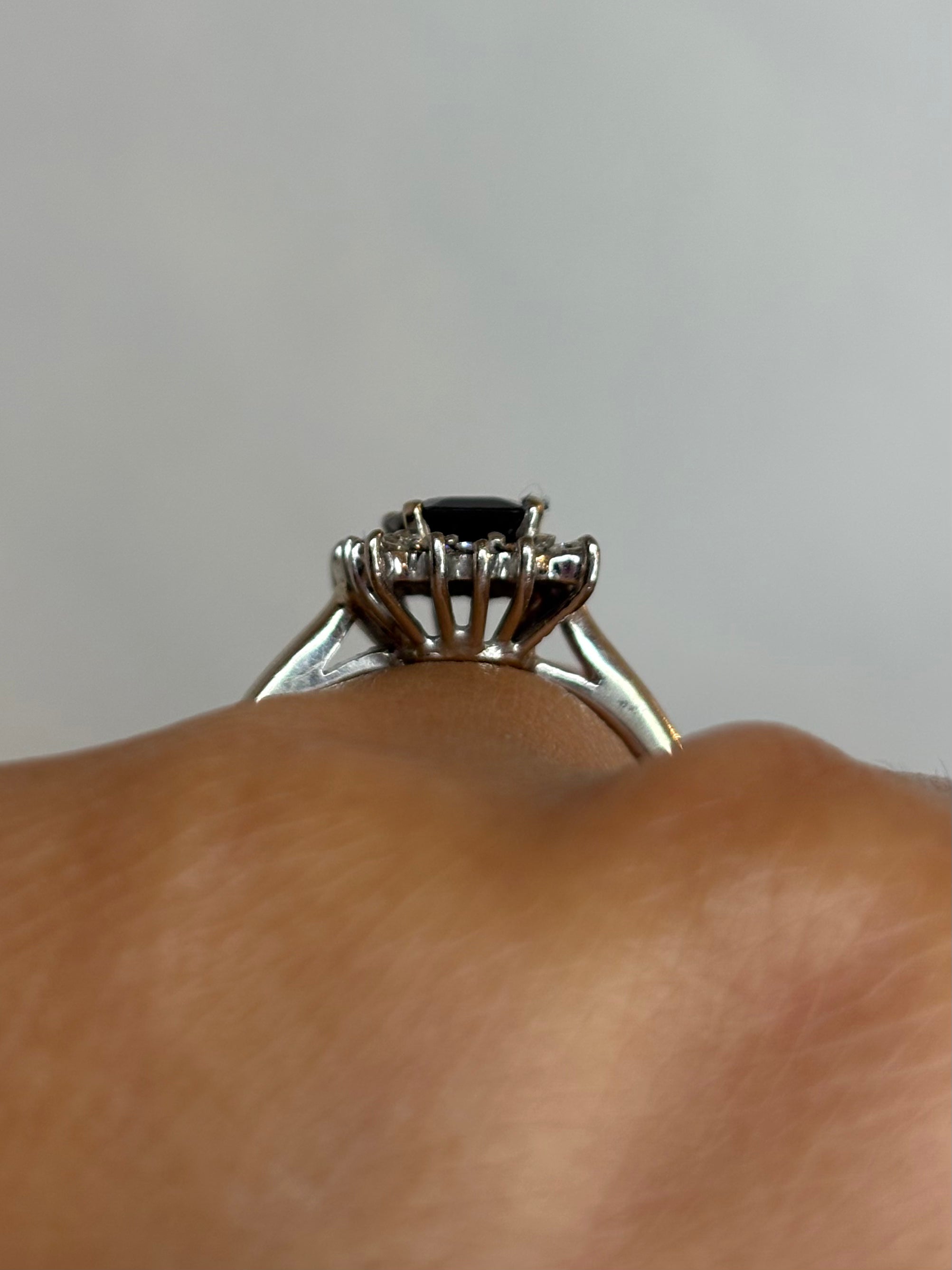 Bague Marguerite Saphir 1.44 carat & Diamants "Stella"