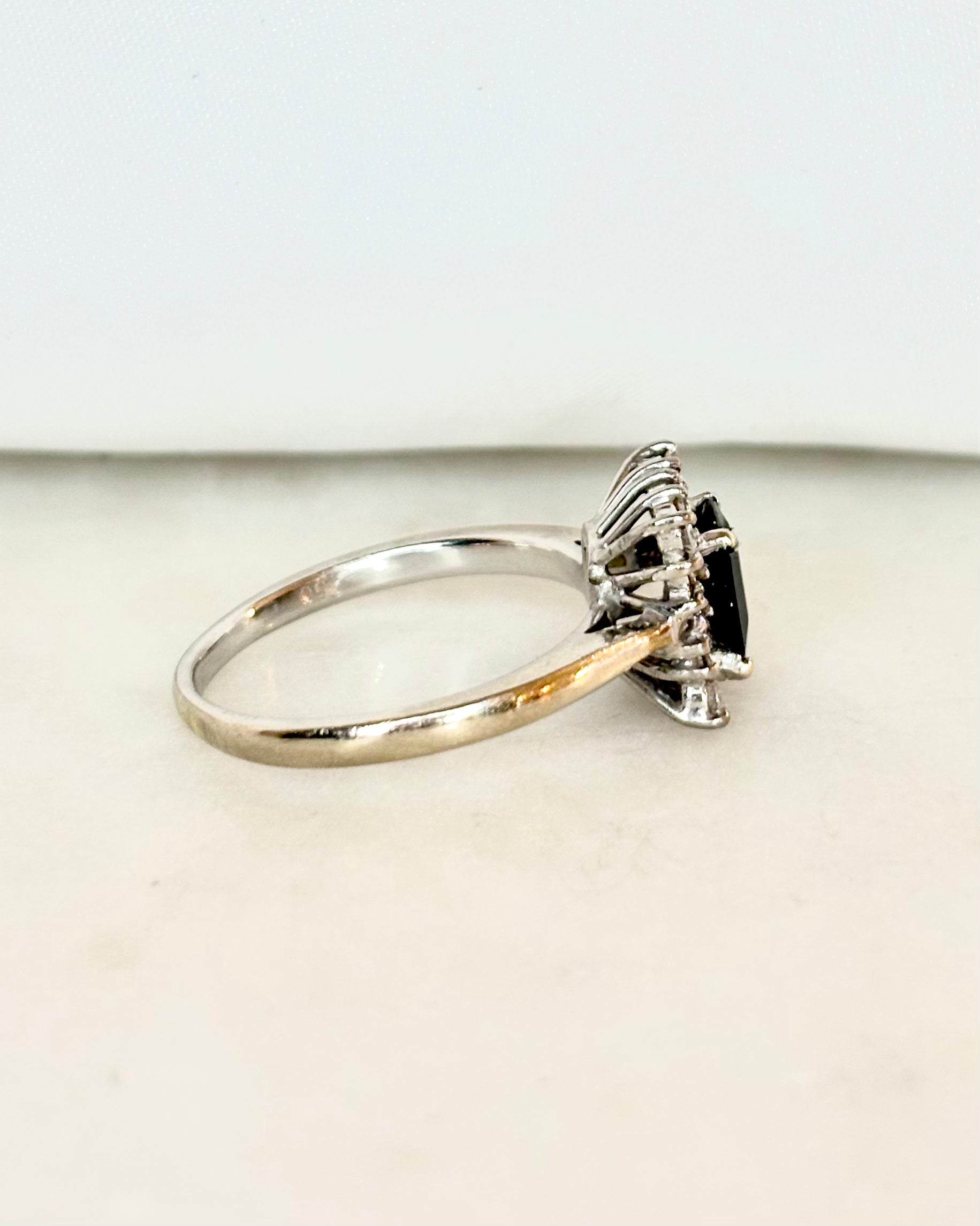 Bague Marguerite Saphir 1.44 carat & Diamants "Stella"