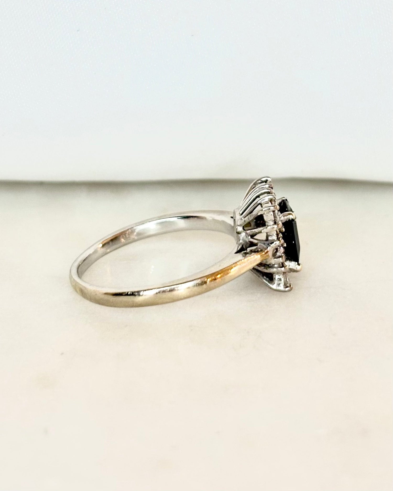 Bague Marguerite Saphir 1.44 carat & Diamants "Stella"