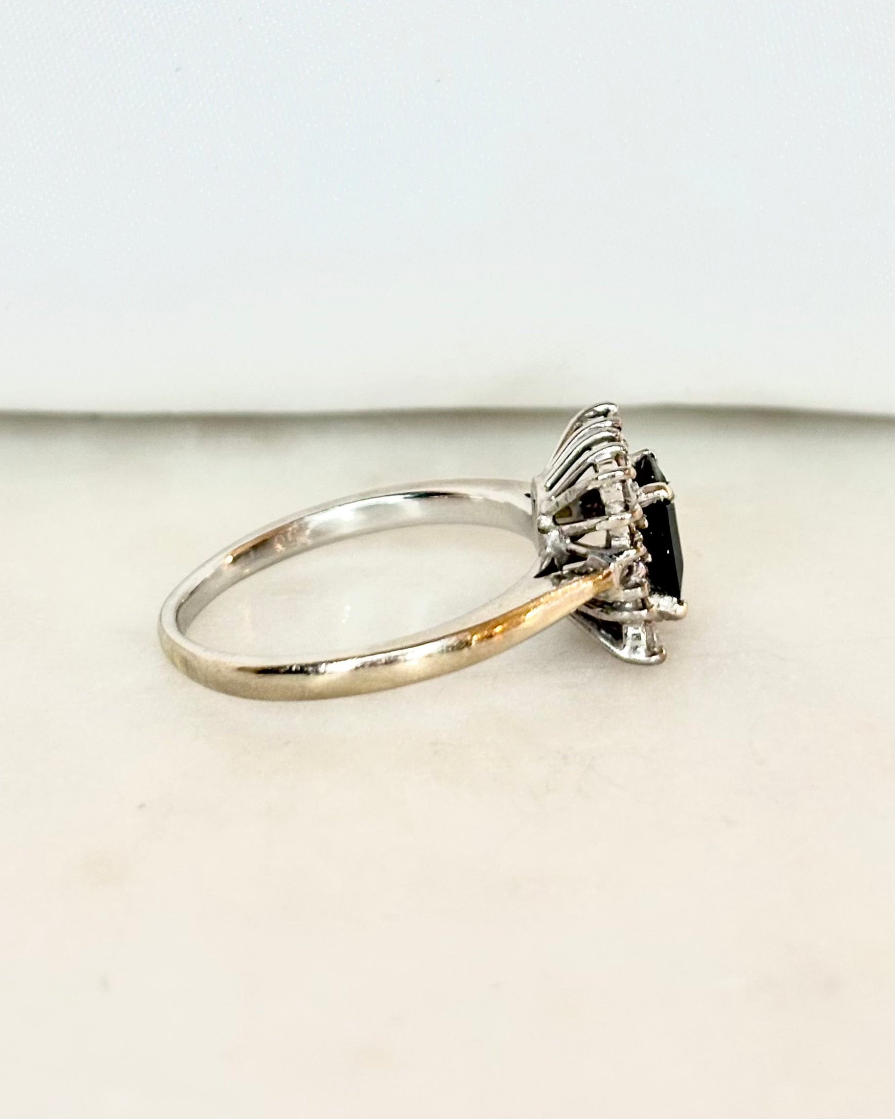 Bague Marguerite Saphir 1.44 carat & Diamants "Stella"