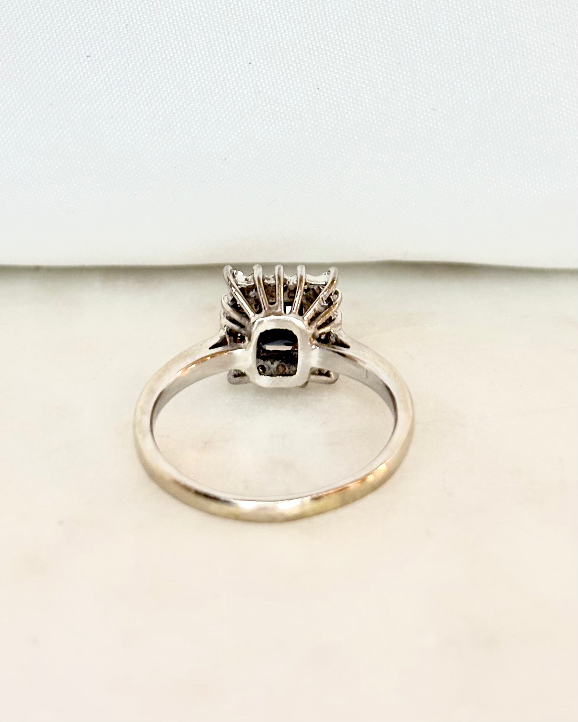 Bague Marguerite Saphir 1.44 carat & Diamants "Stella"