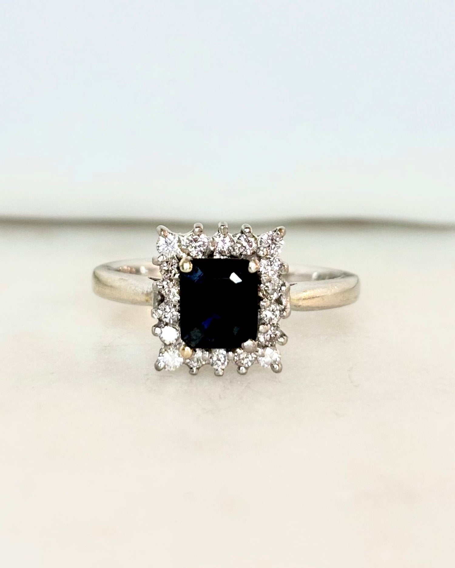 Bague Marguerite Saphir 1.44 carat & Diamants "Stella"