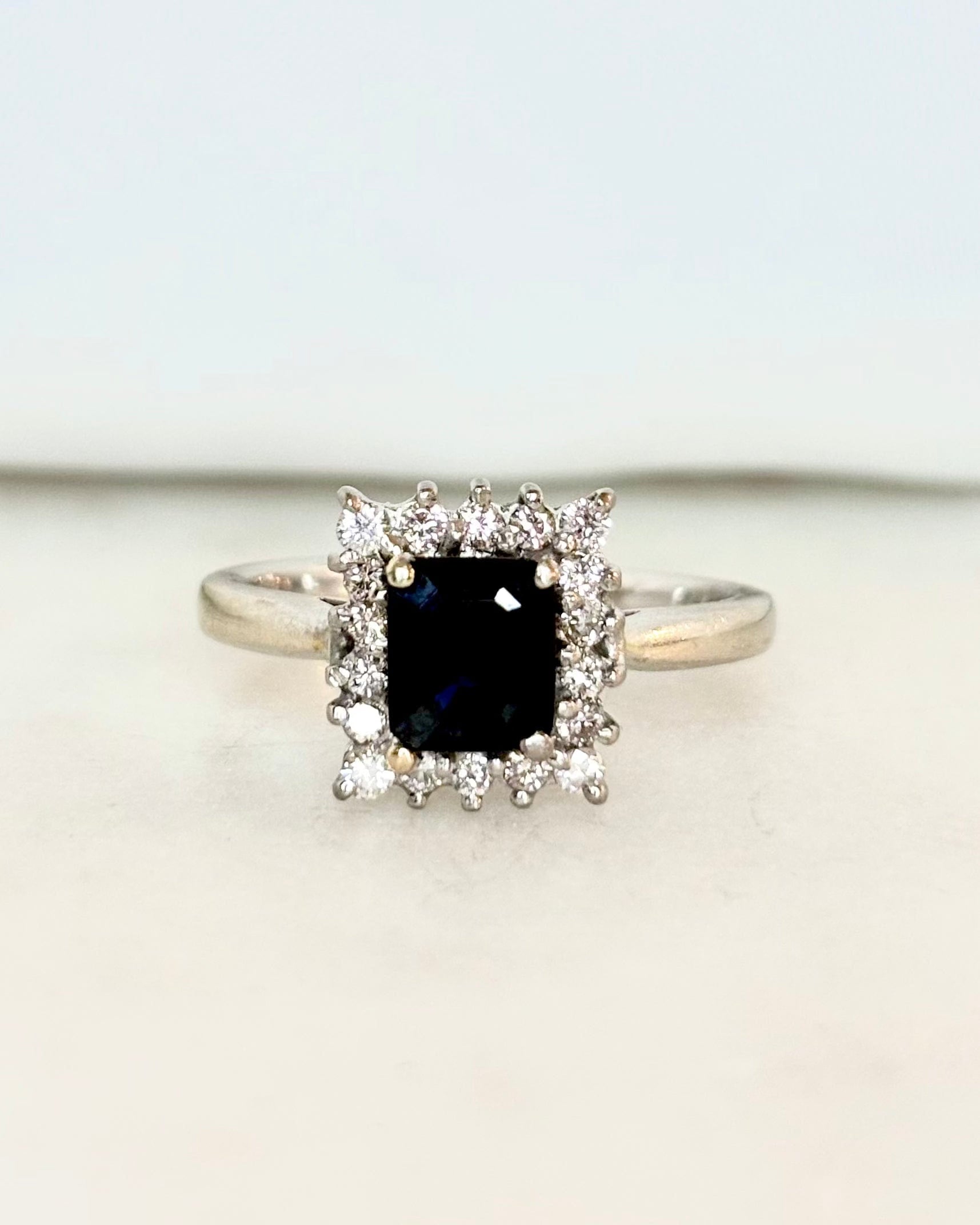 Bague Marguerite Saphir 1.44 carat & Diamants "Stella"