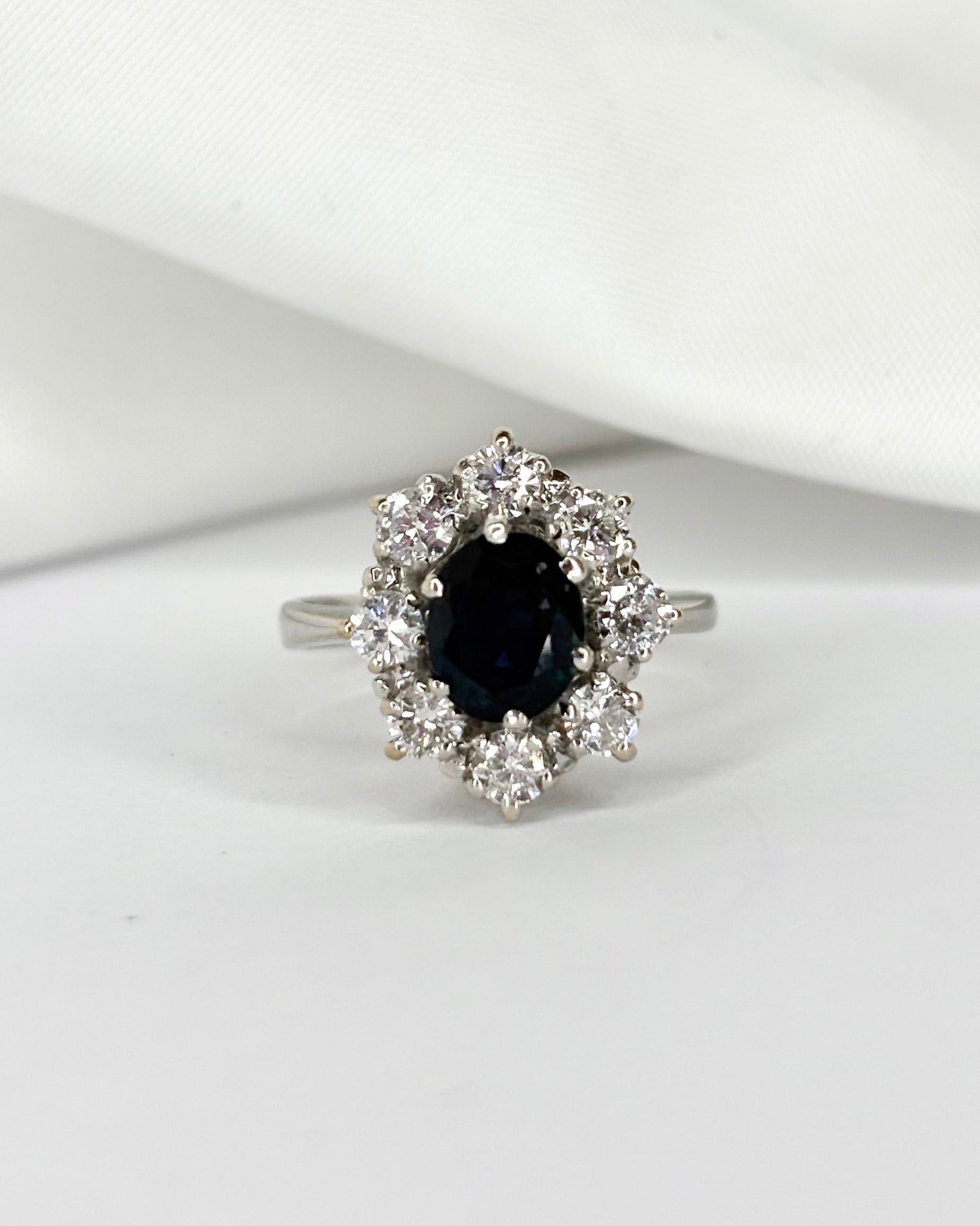 Bague Marguerite Saphir 1.51 carat & Diamants 0.64 carat "Isia"