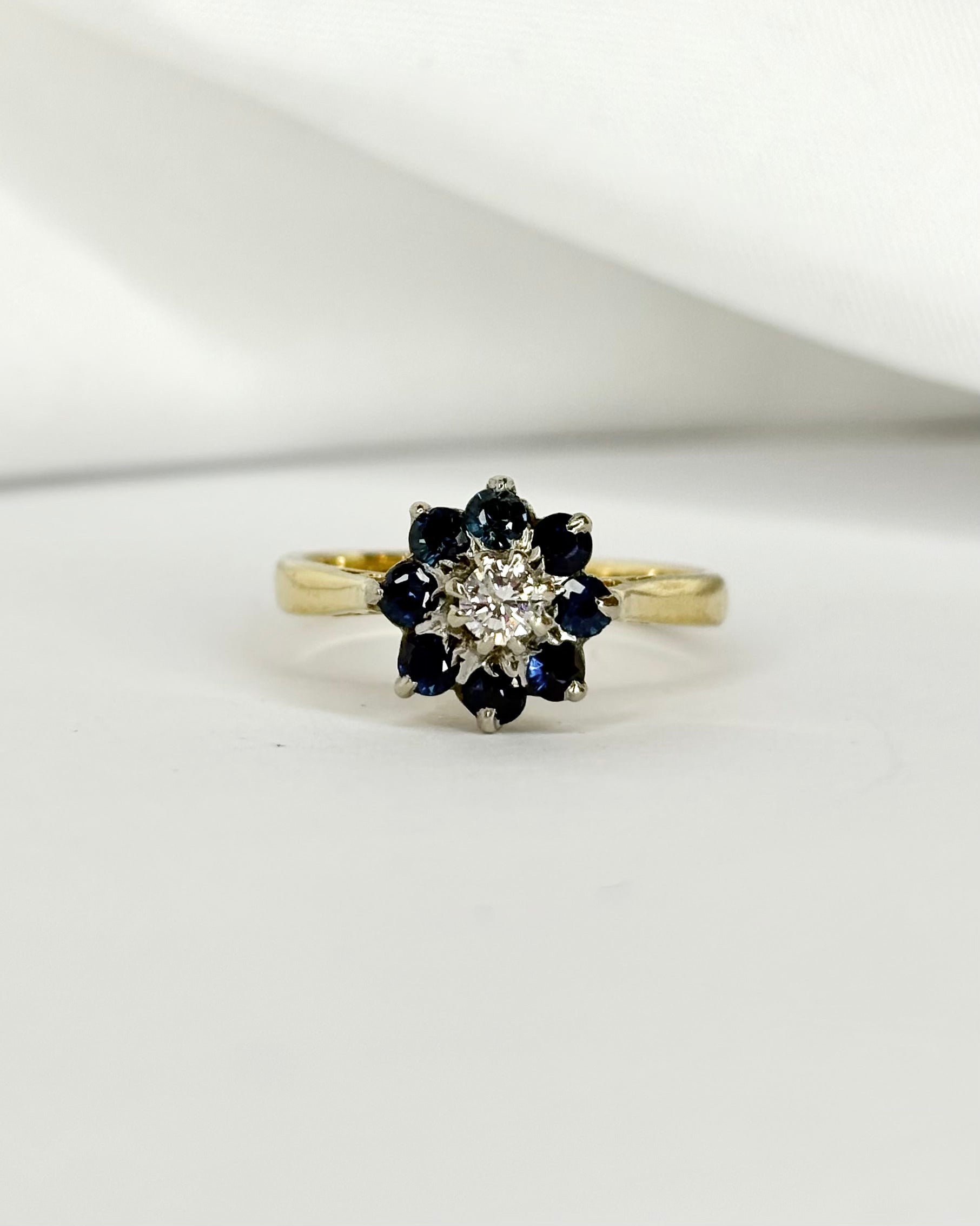 Bague Marguerite Diamant & 8 Saphirs "Julie"