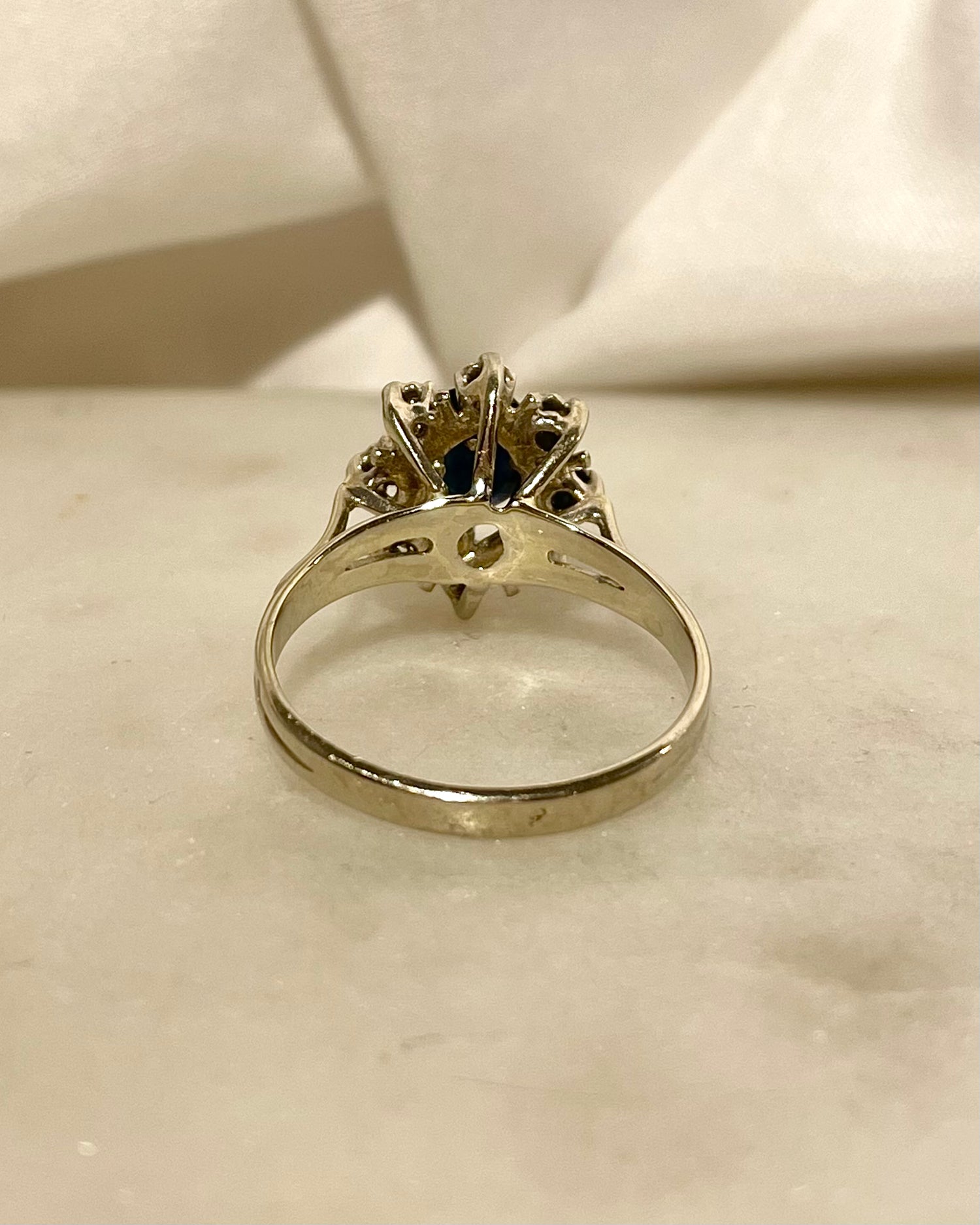 Bague Marguerite Saphir 0.80 carat & Diamants “Belvira”