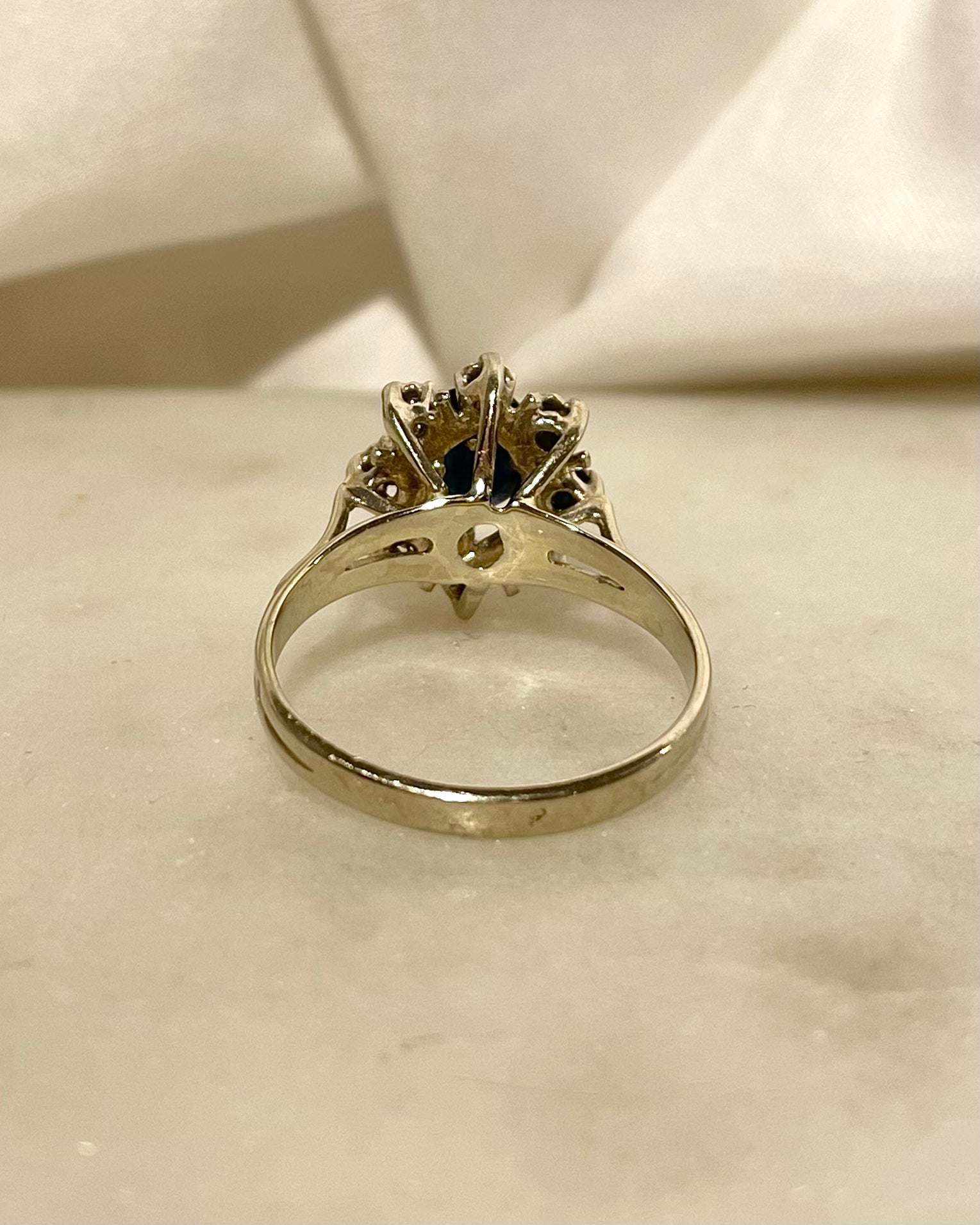 Bague Marguerite Saphir 0.80 carat & Diamants “Belvira”