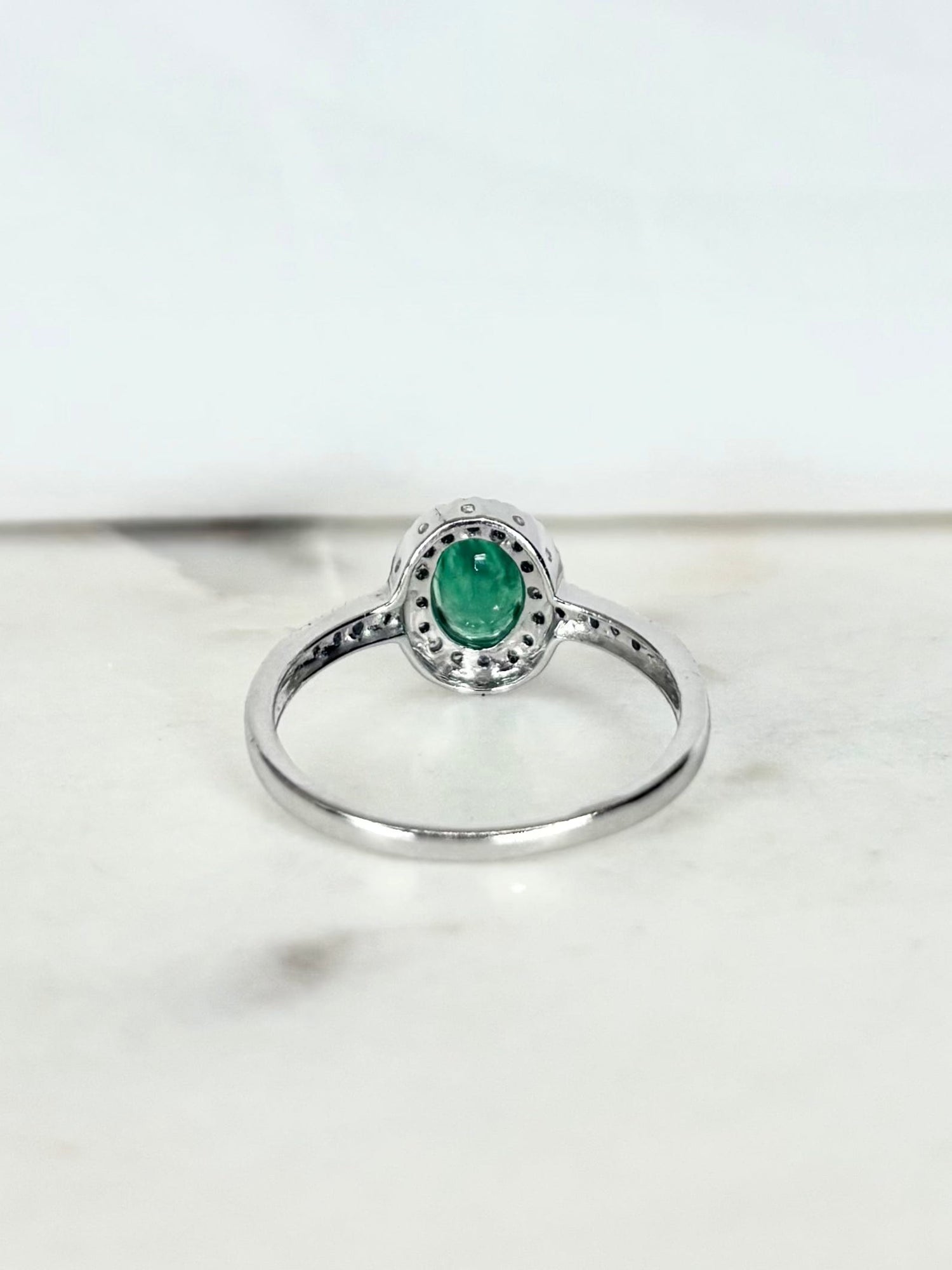 Bague Style Art-déco Émeraude 0.70 carat & Diamants "Pamela"