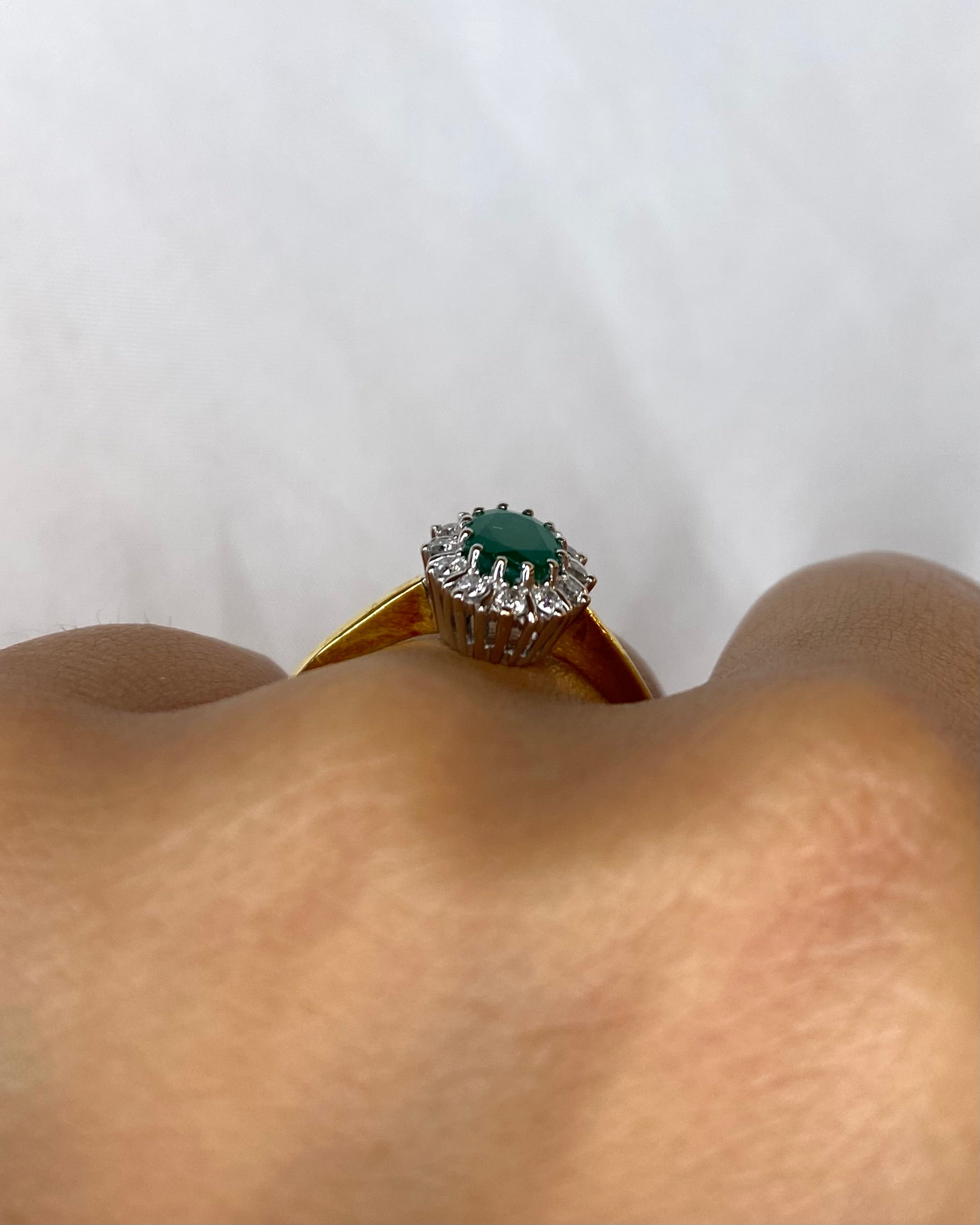 Bague Marguerite Émeraude 0.76 carat & 12 Diamants "Selma"