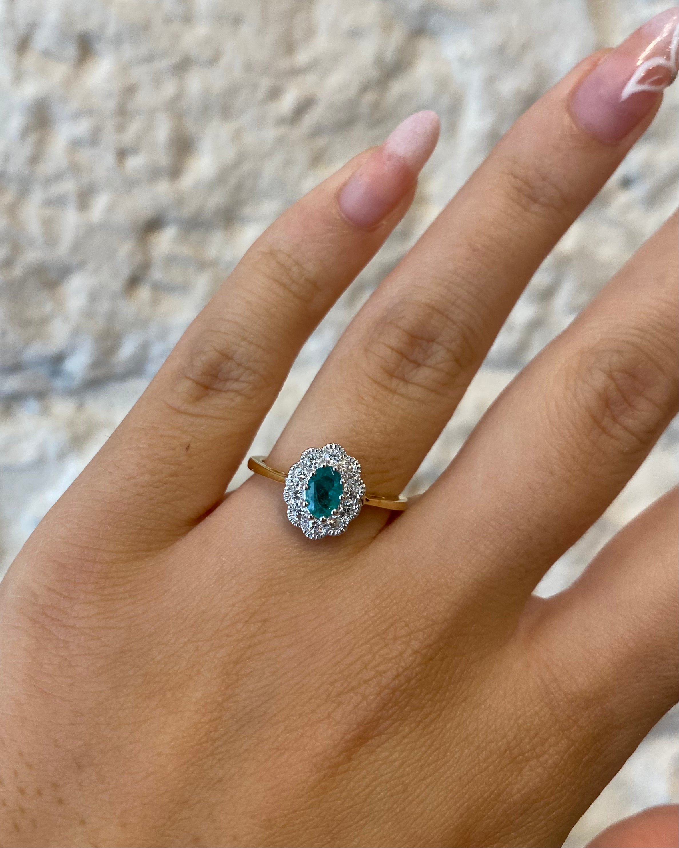 Bague Marguerite Émeraude 0.40 carat & Diamants 0.40 carat "Nila"
