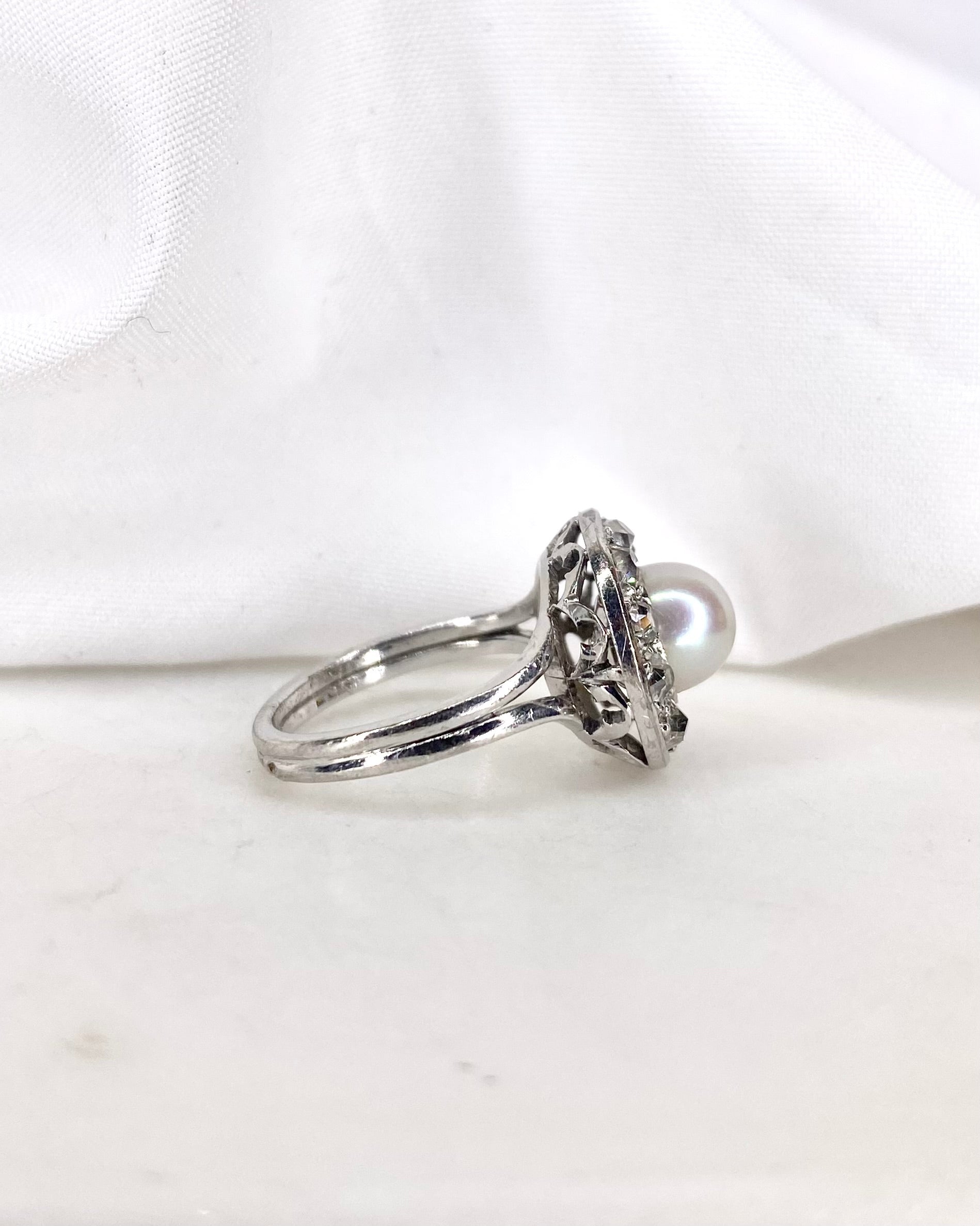 Bague Marguerite Art Déco Diamants 0.40 carat & Perle "Elina"