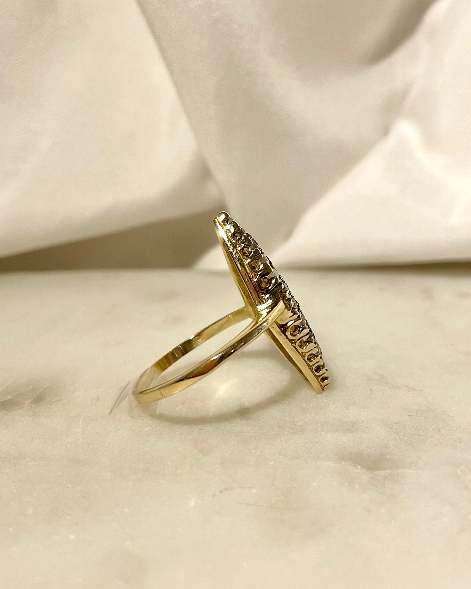 Bague Marquise 27 Pierres de Lune 0.90 carat “Luna”