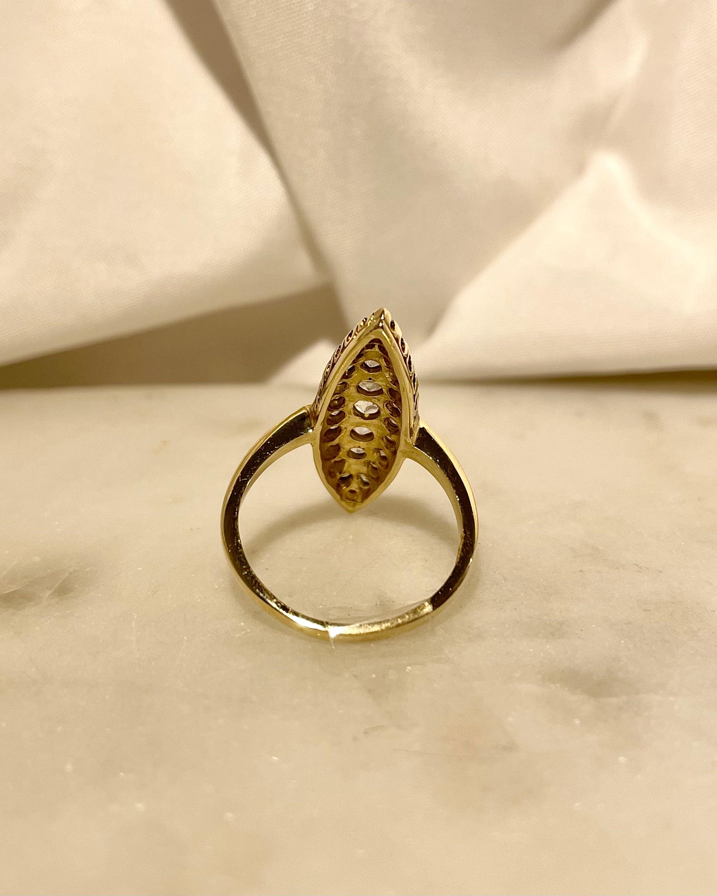 Bague Marquise 27 Pierres de Lune 0.90 carat “Luna”