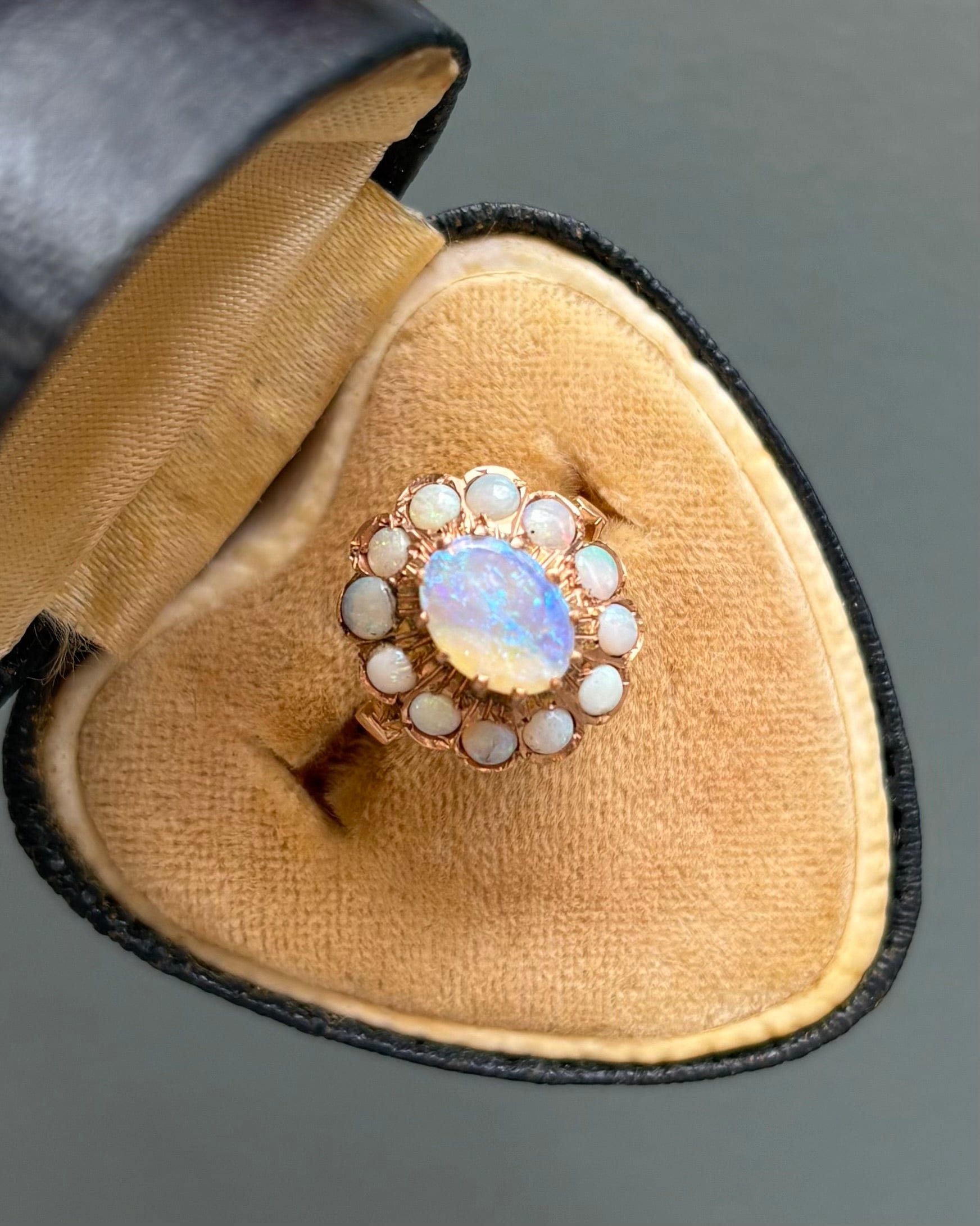 Bague Marguerite Opales 1 carat "Elmire"