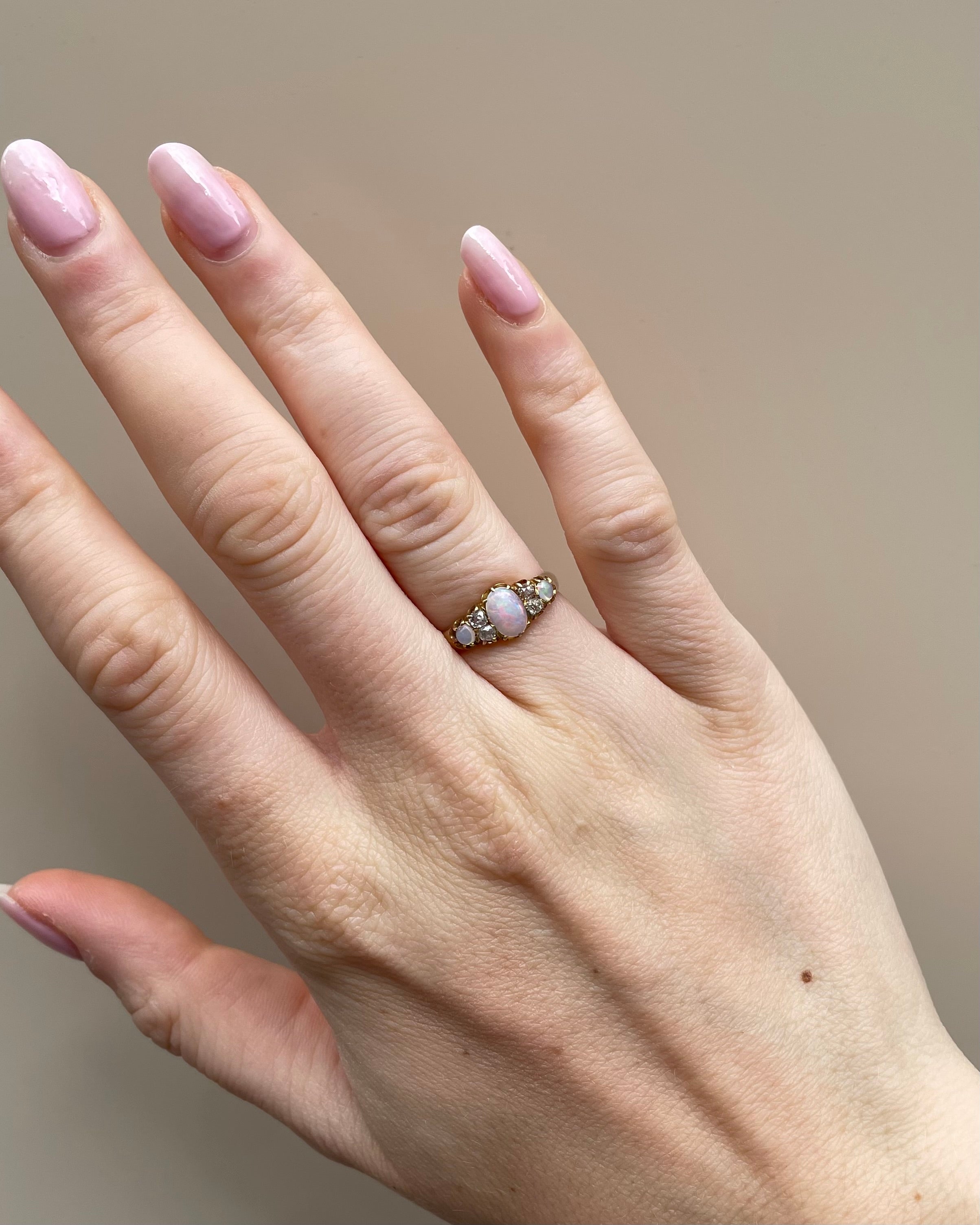 Bague Rivière Opales 0.50 carat & Diamants "Astrid"