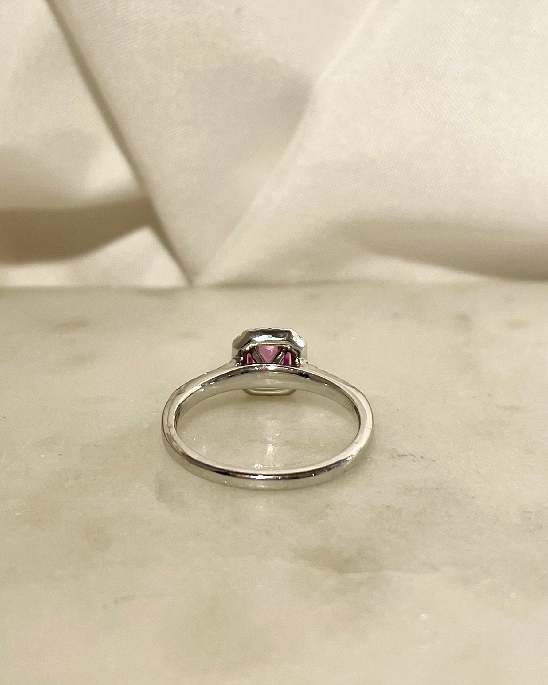 Bague Saphir Rose 0.45 carat & Diamants "Lilya"