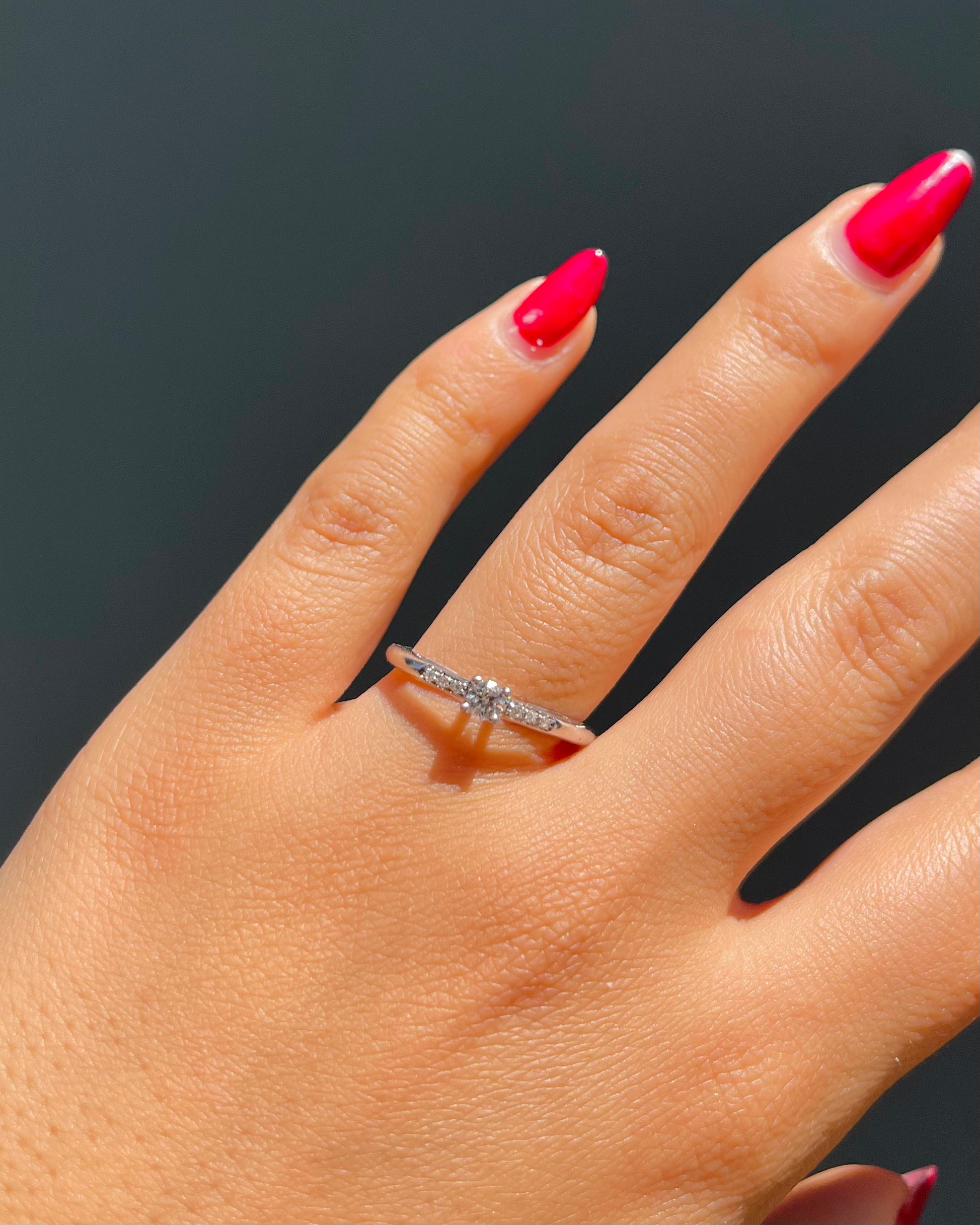 Anillo solitario diamantes 0.15 quilates "Nyra"