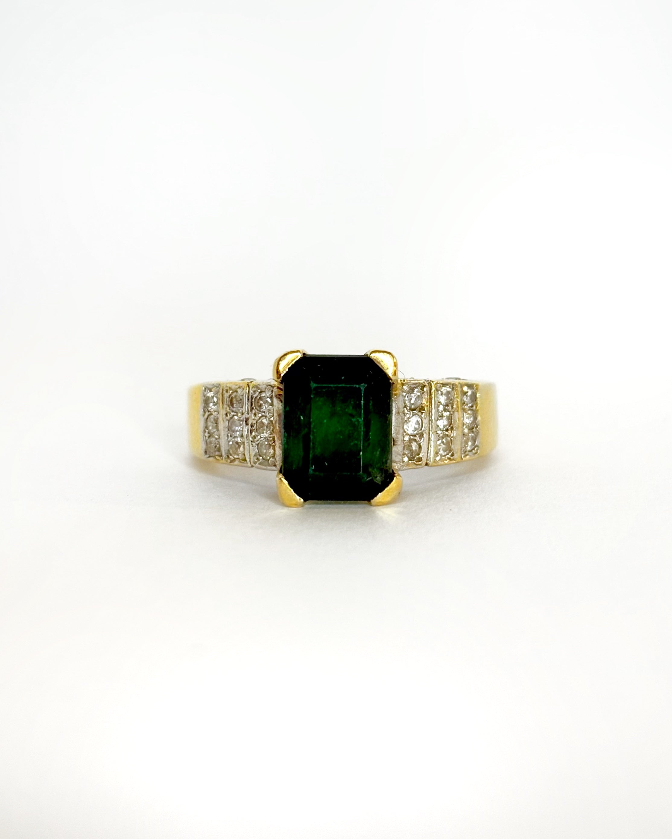 Bague Solitaire Émeraude 2.50 cts & 30 Diamants "Athéna"