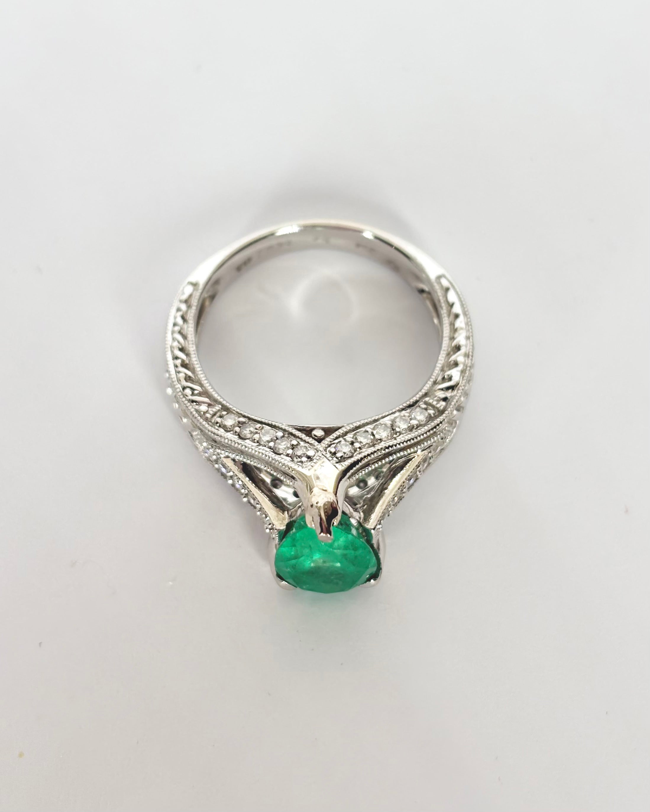 Bague Vintage Émeraude 2 cts & 33 Diamants "Gladys"