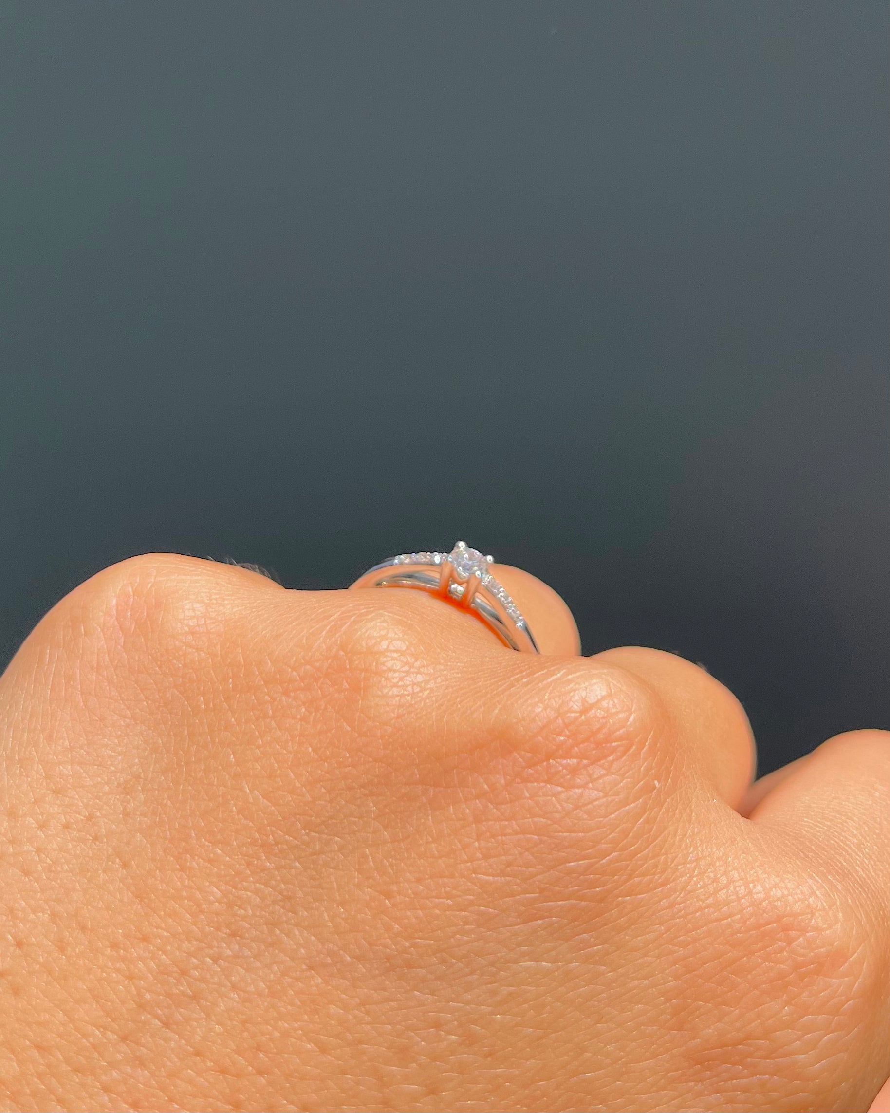 Anillo solitario diamantes 0.15 quilates "Nyra"