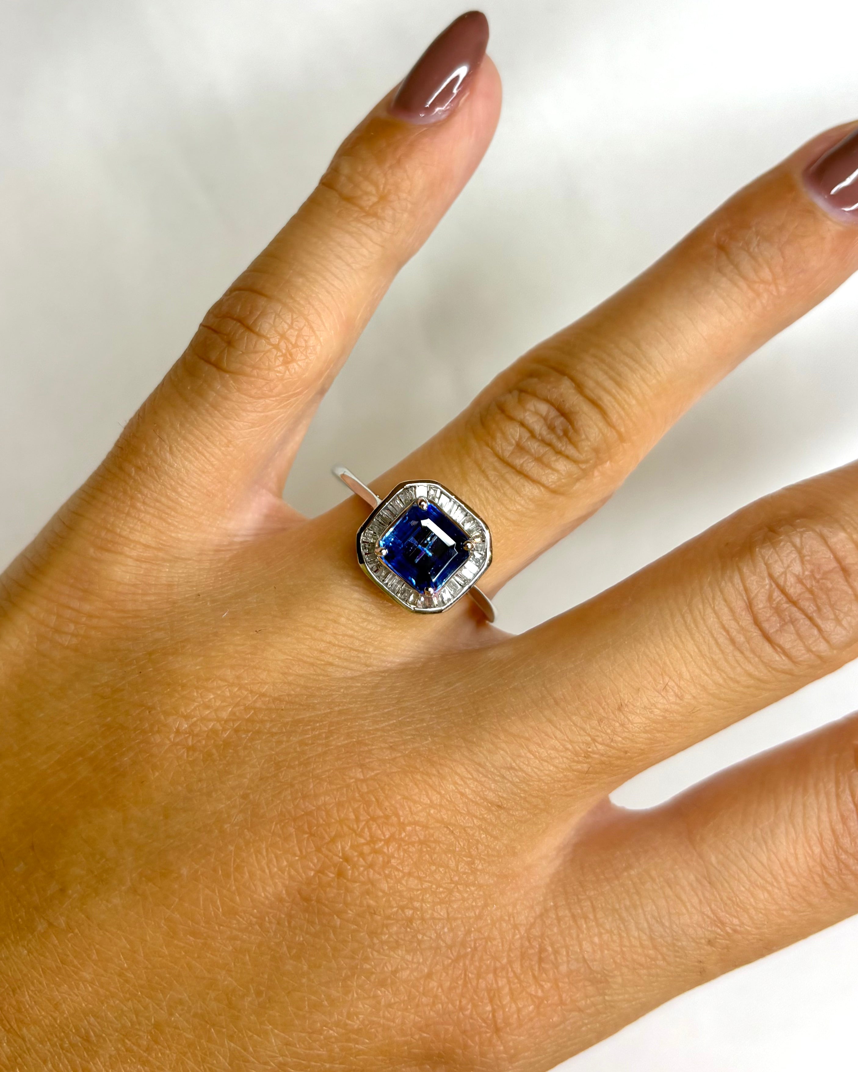 Bague Marguerite Cyanite 2.40 carats & Diamants "Lise"