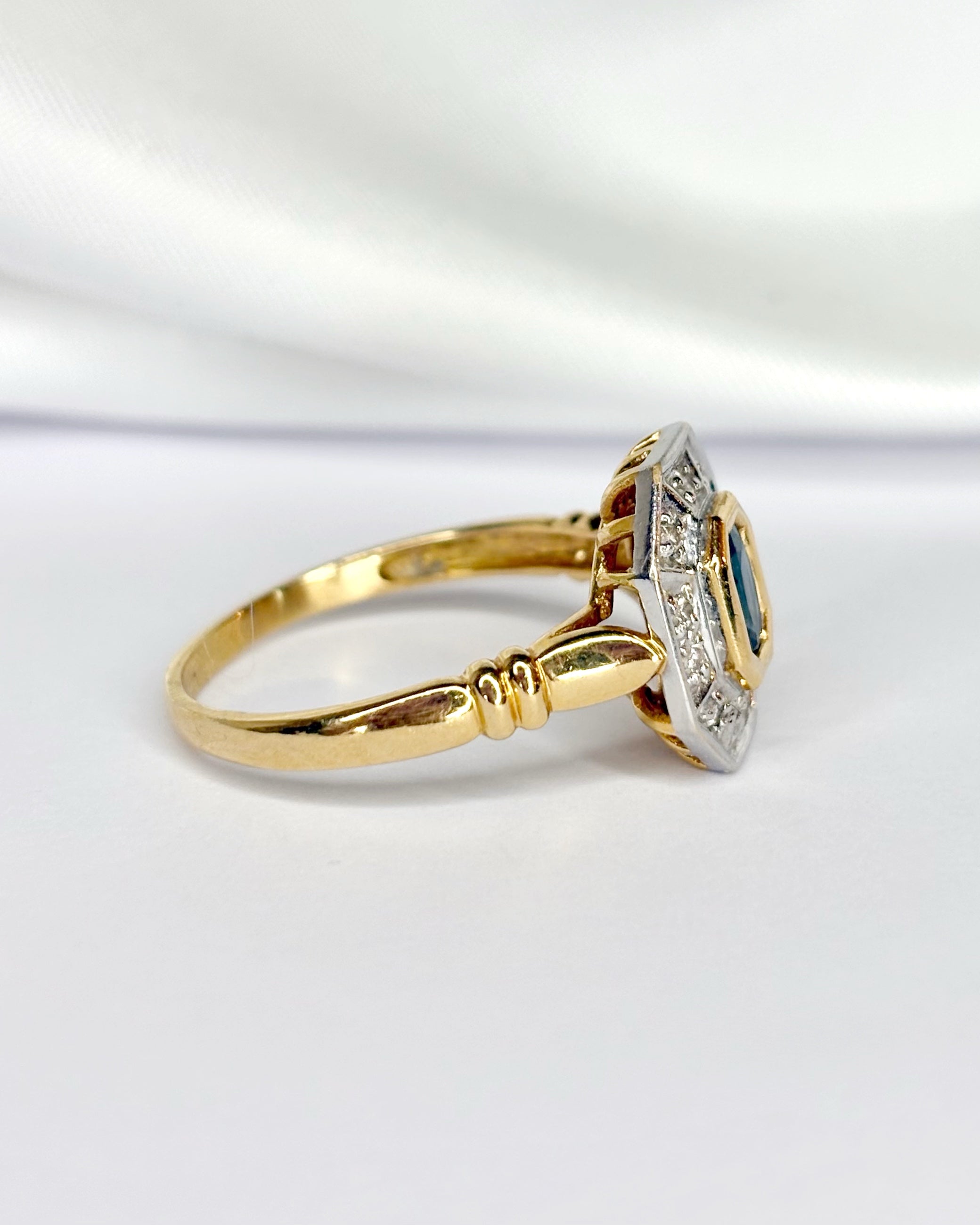 Bague Style Art Déco Saphir & Diamants "Nadejda" - Elliade Paris