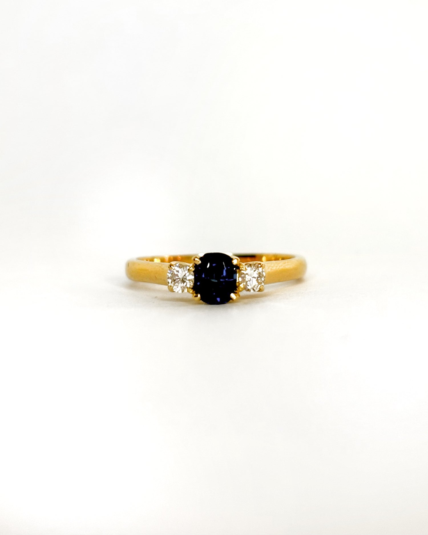 Bague Trilogie Saphir 0.52 ct & Diamants 0.20 ct "Evi"