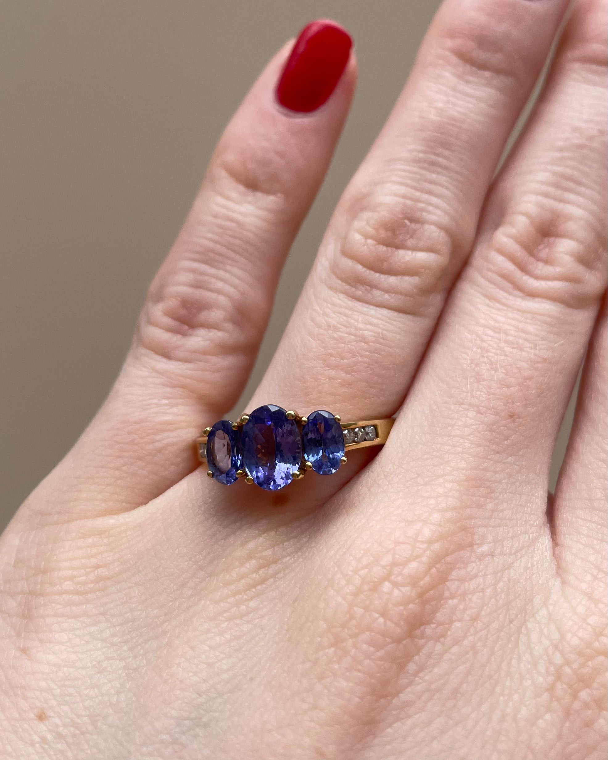 Bague Trilogie Tanzanites 2,16 carats et Diamants "Lynne"