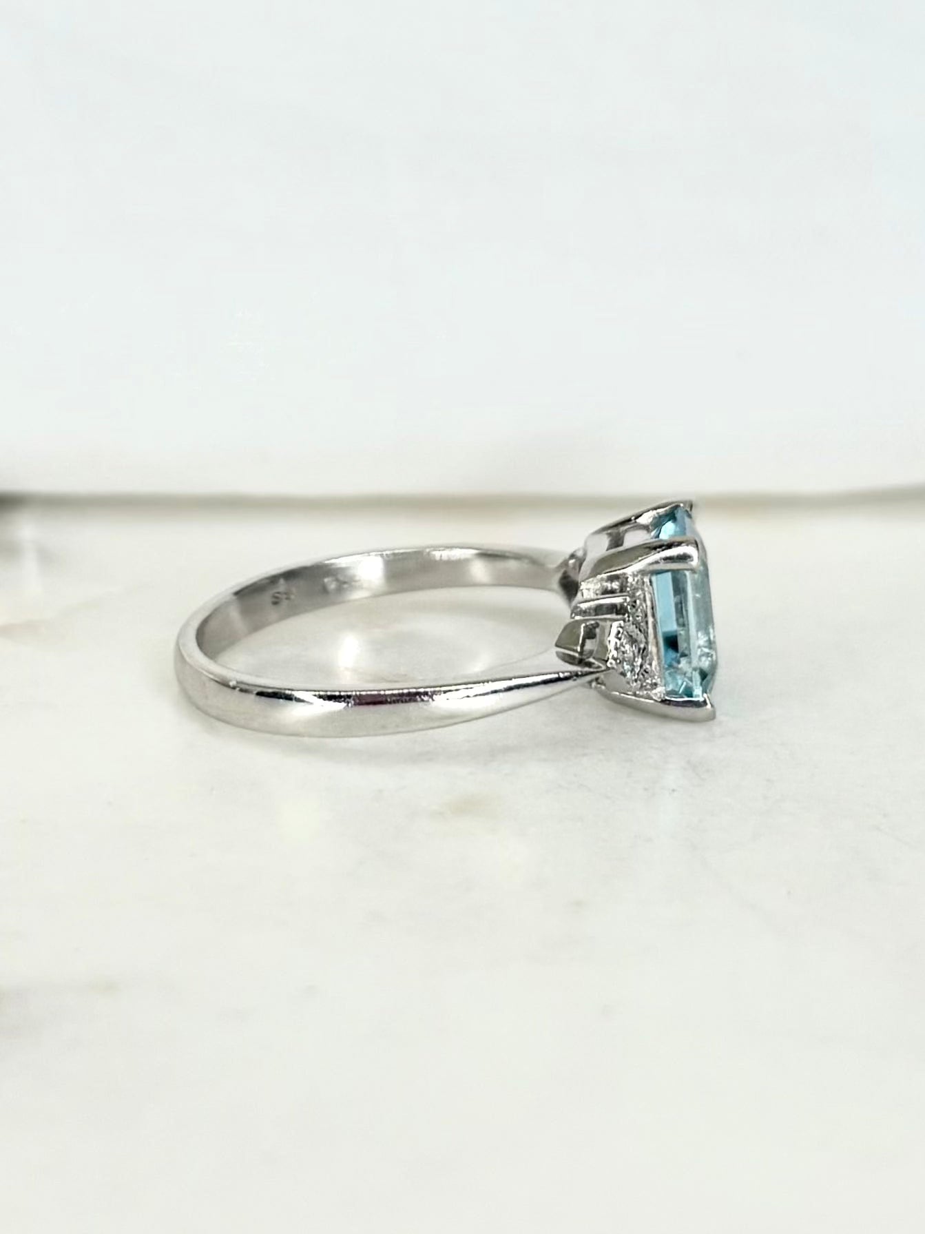 Bague Trilogie Style Art-déco Aigue-Marine & Diamants "Angelia"