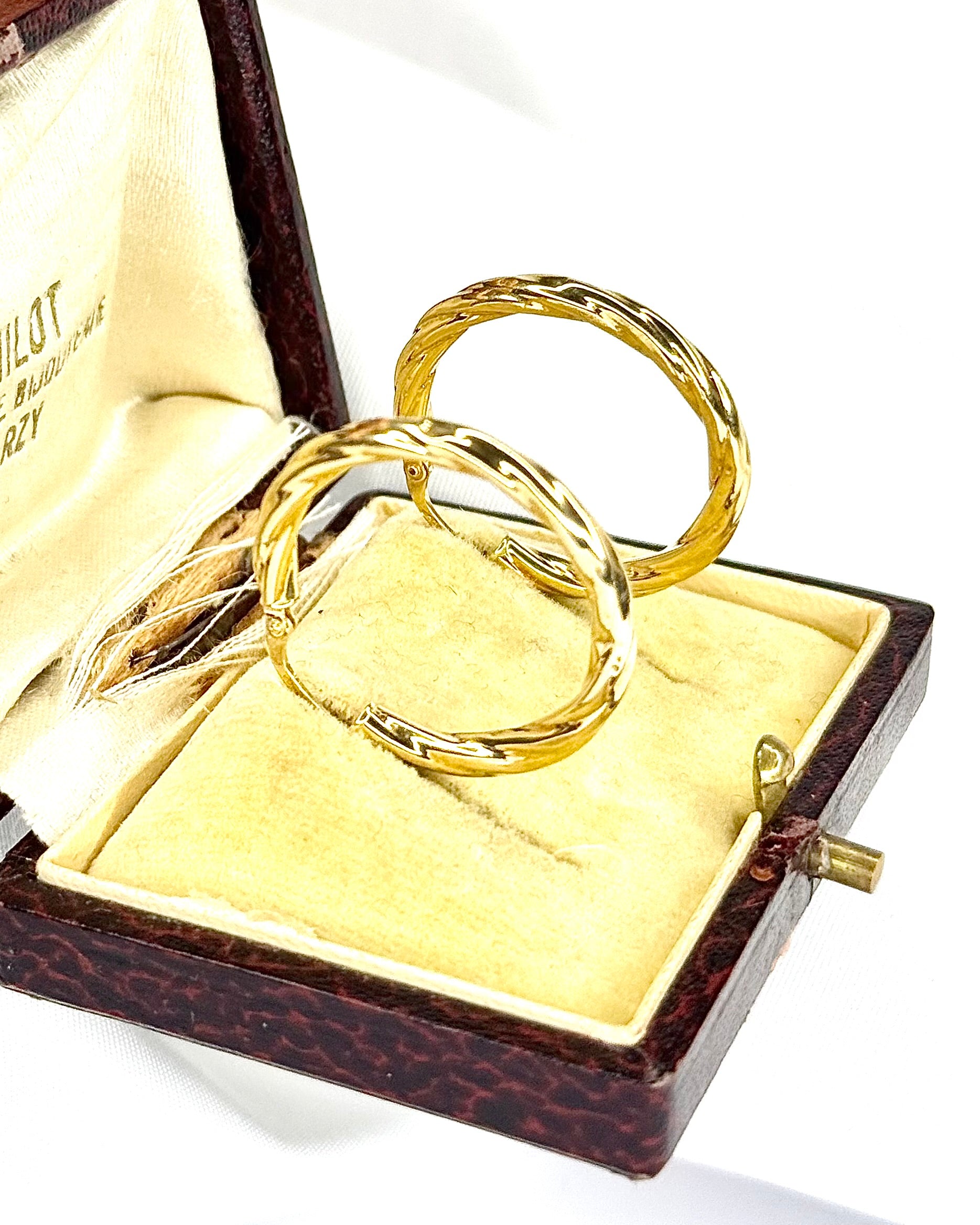 Créoles de oro amarillo de 18 quilates "Bella"