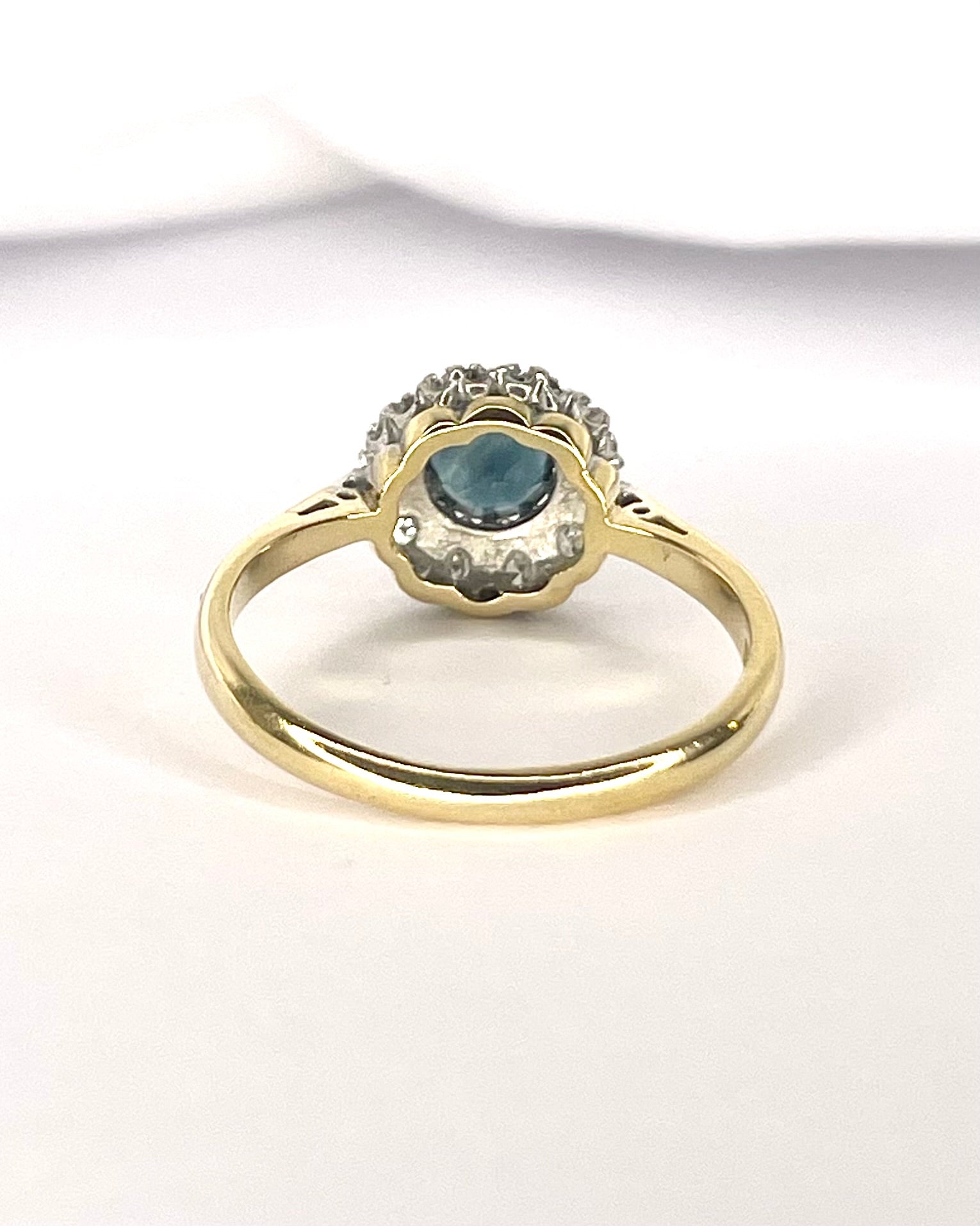 Anillo Marguerite Zafiro 0,80 quilates y diamantes "Célia"