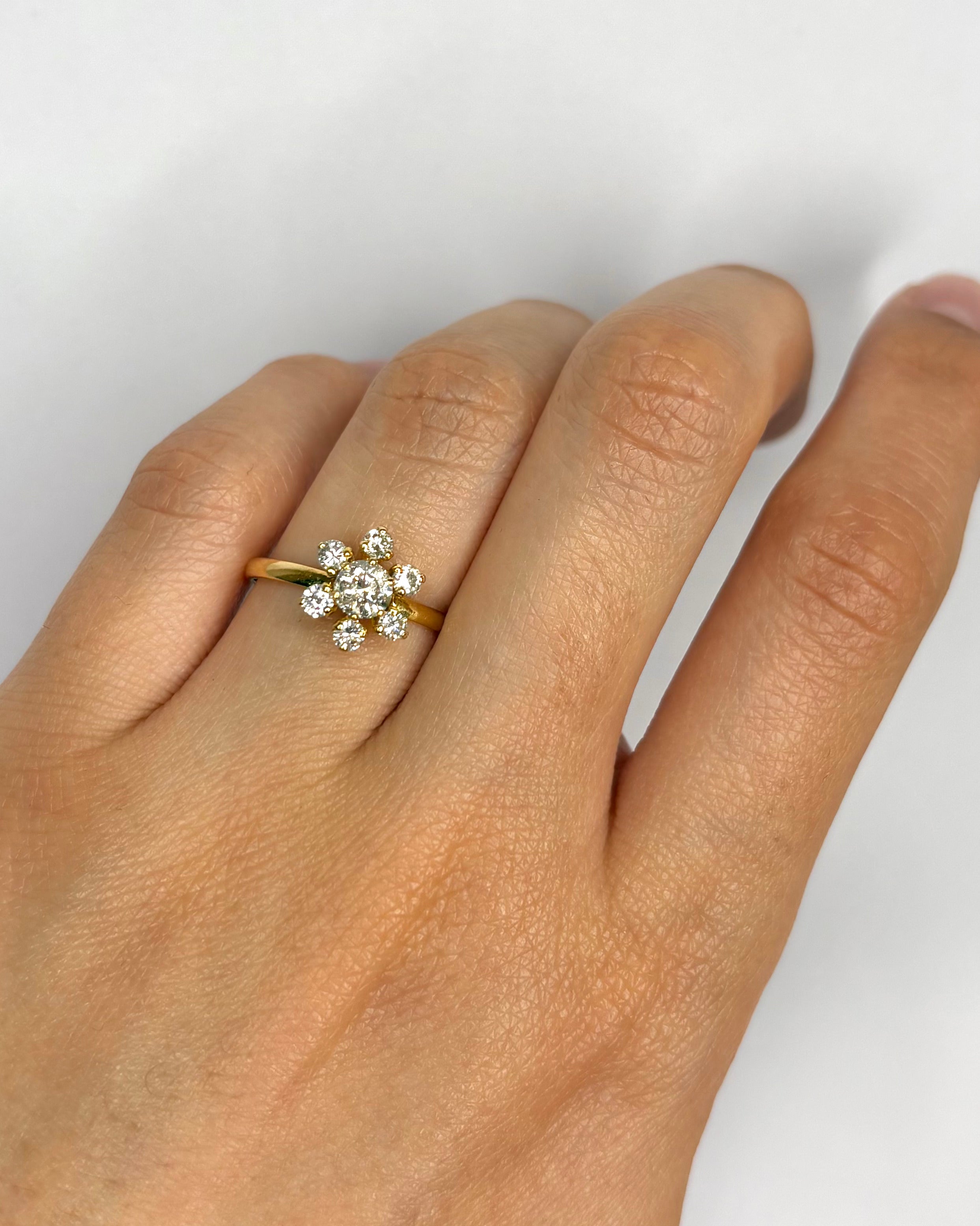 Bague Marguerite Diamants 0.68 carat "Océane"
