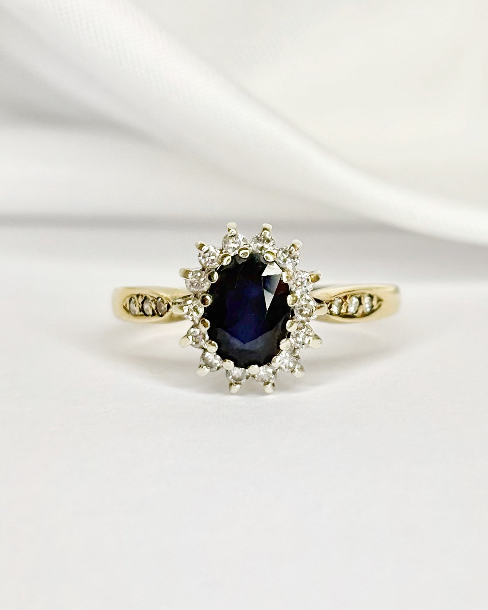 Bague Marguerite Saphir 1.26 carat & Diamants "Elisa" - Elliade Paris