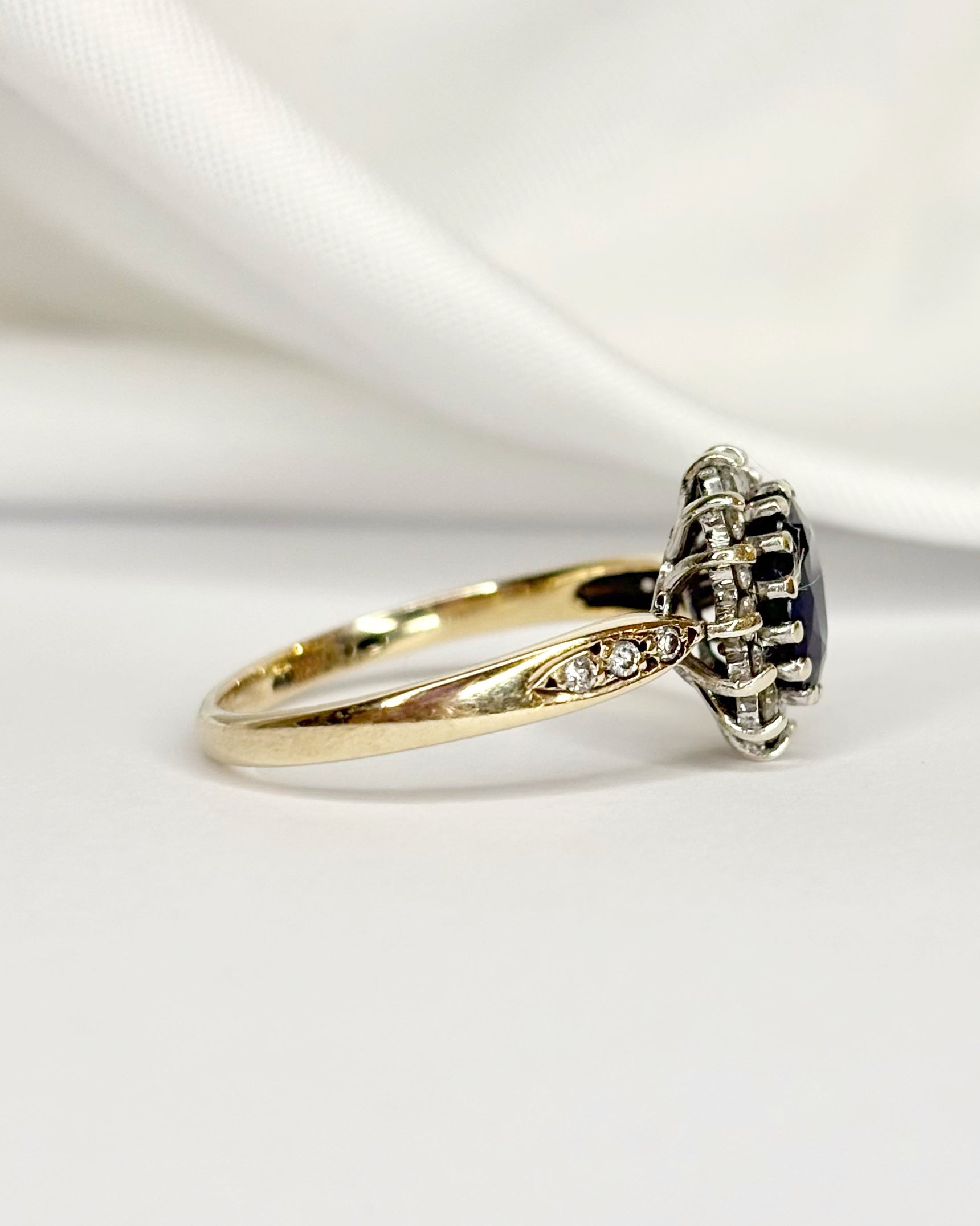 Bague Marguerite Saphir 1.26 carat & Diamants "Elisa" - Elliade Paris