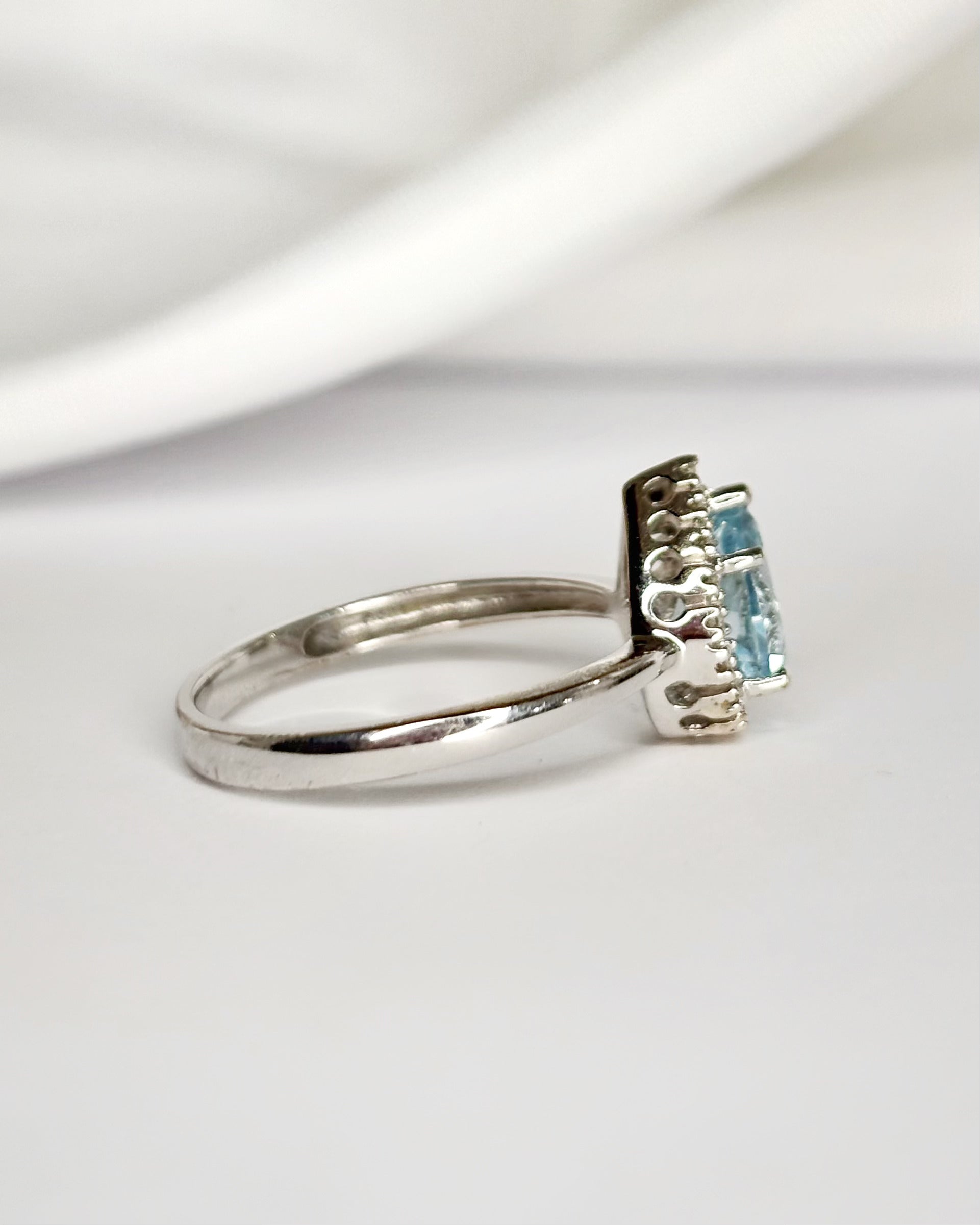 Bague Solitaire Topaze 1.50 carat & Diamants "Romy"