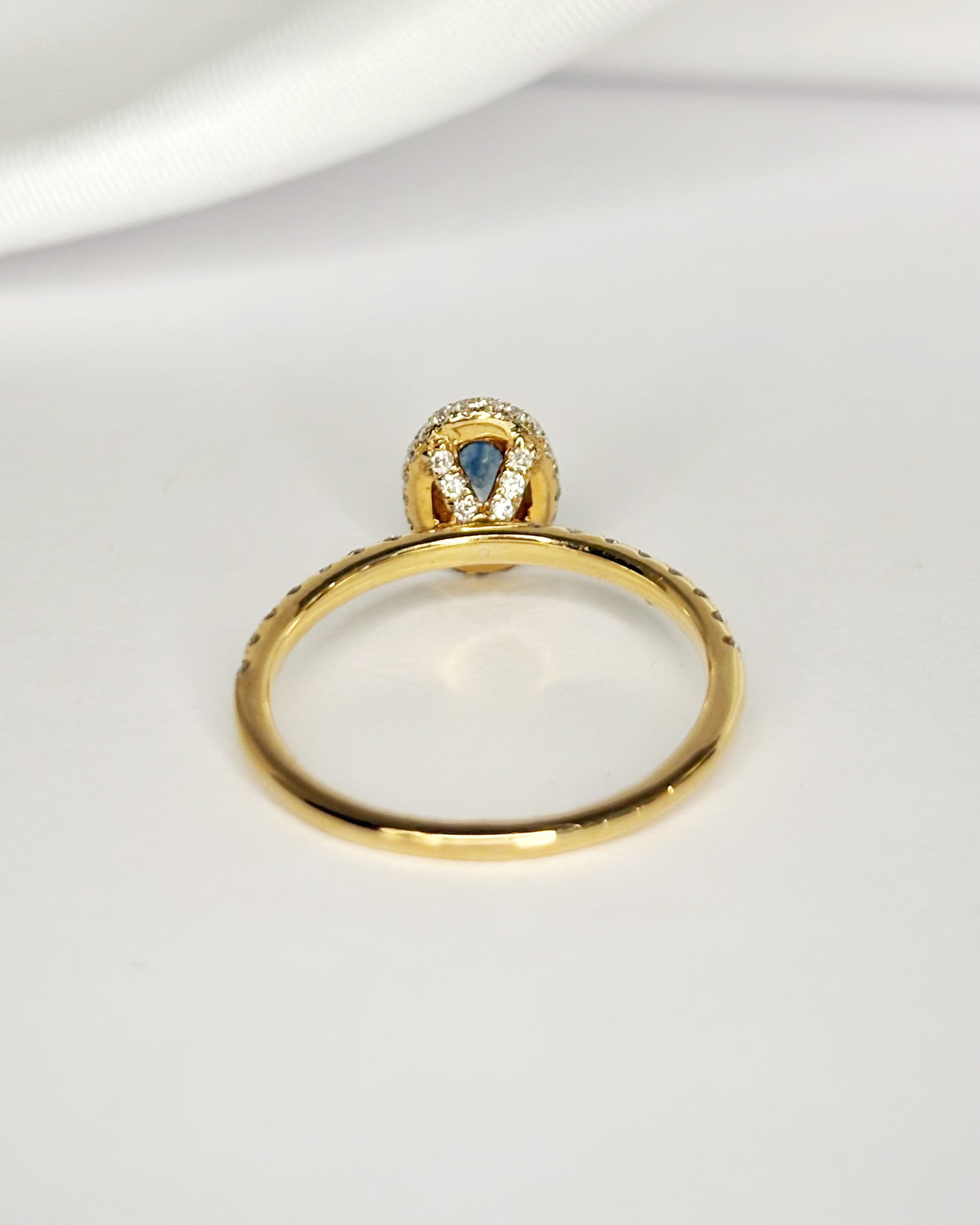 Bague Solitaire Saphir 0.40 carat & Diamants 0.64 carat "Magda"