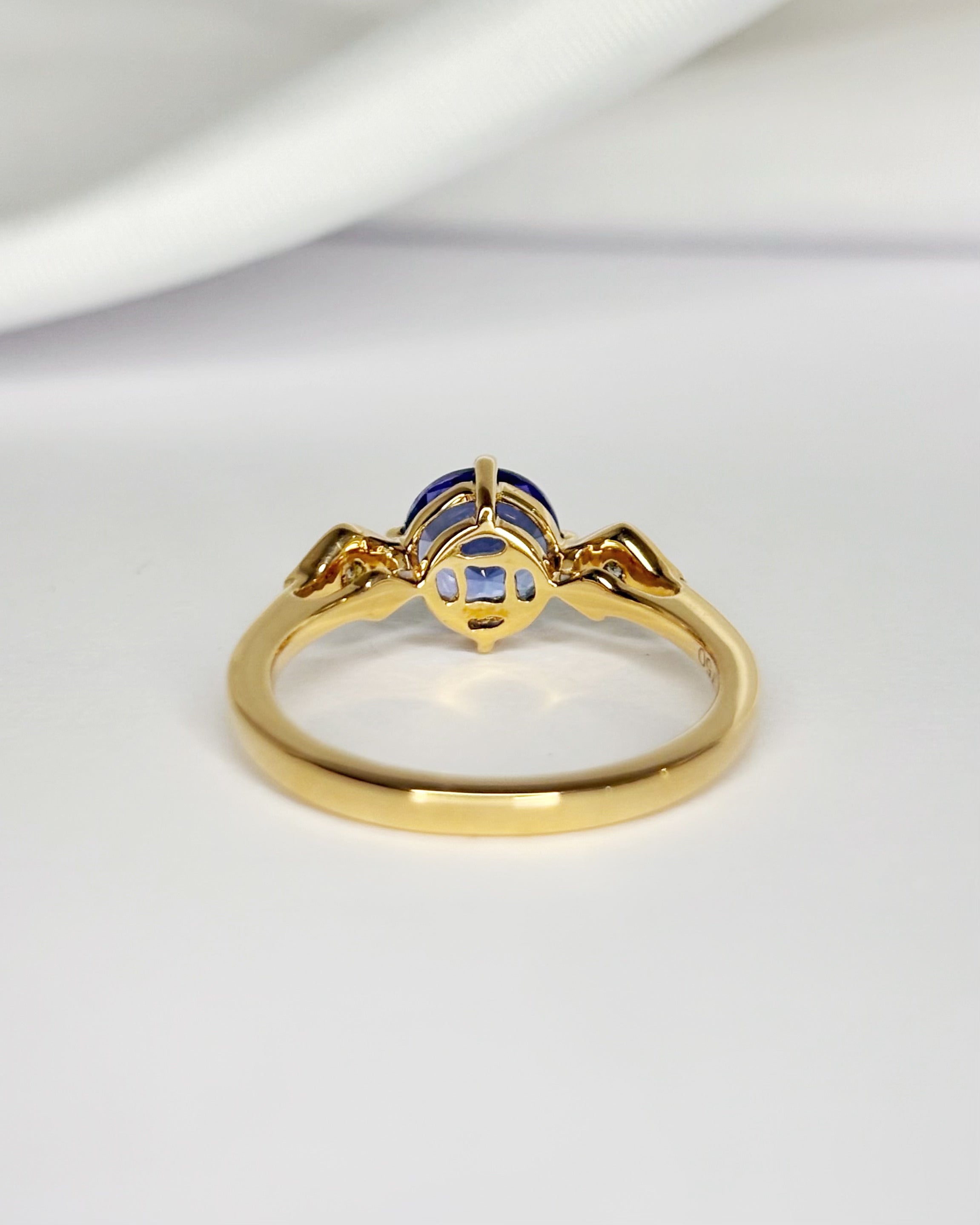 Tanzanite Trilogy Ring 1.17 Carat & Diamonds "Lavigna"