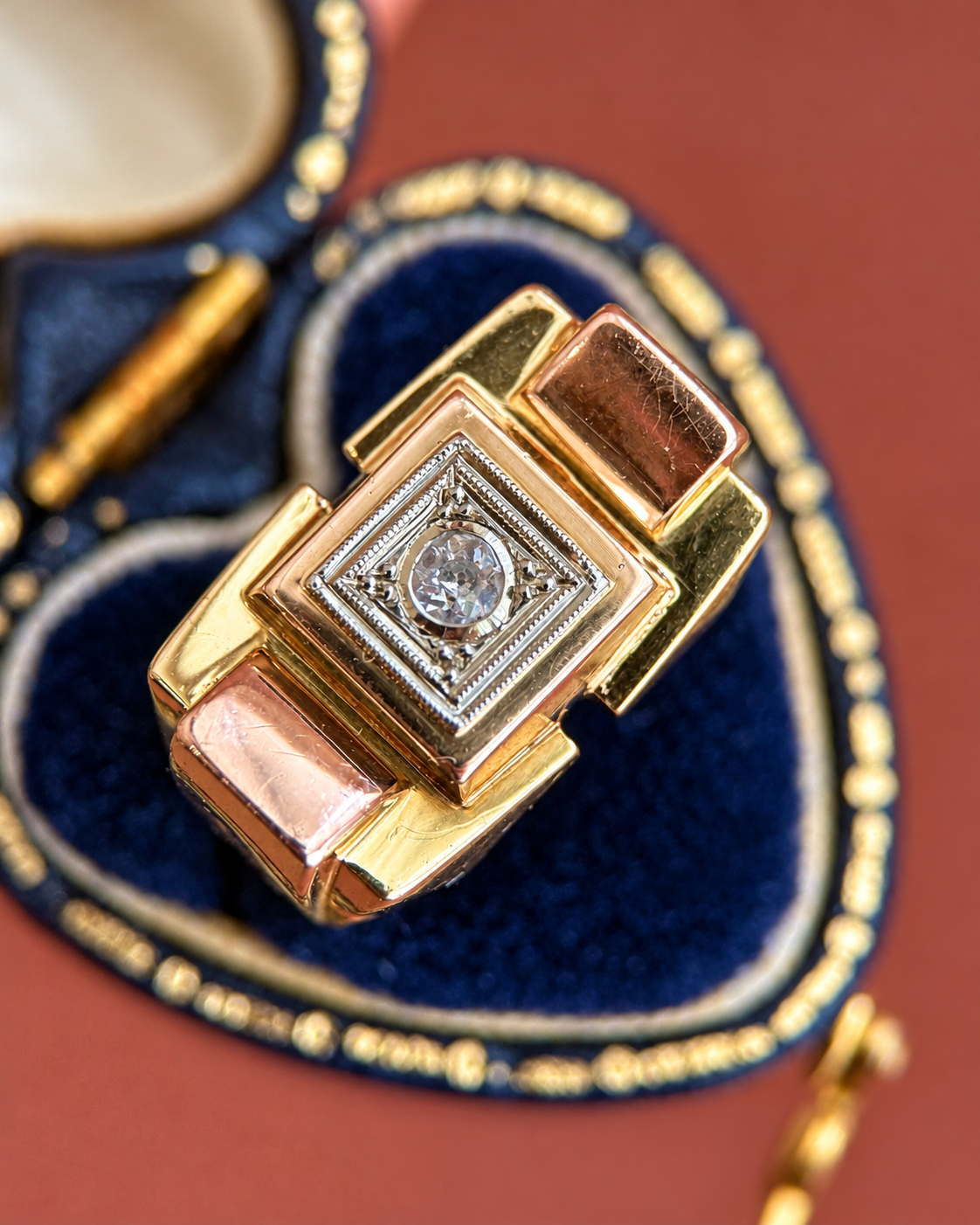 “Aisha” Diamond & 18-karat Gold Tank Ring, 6,08g