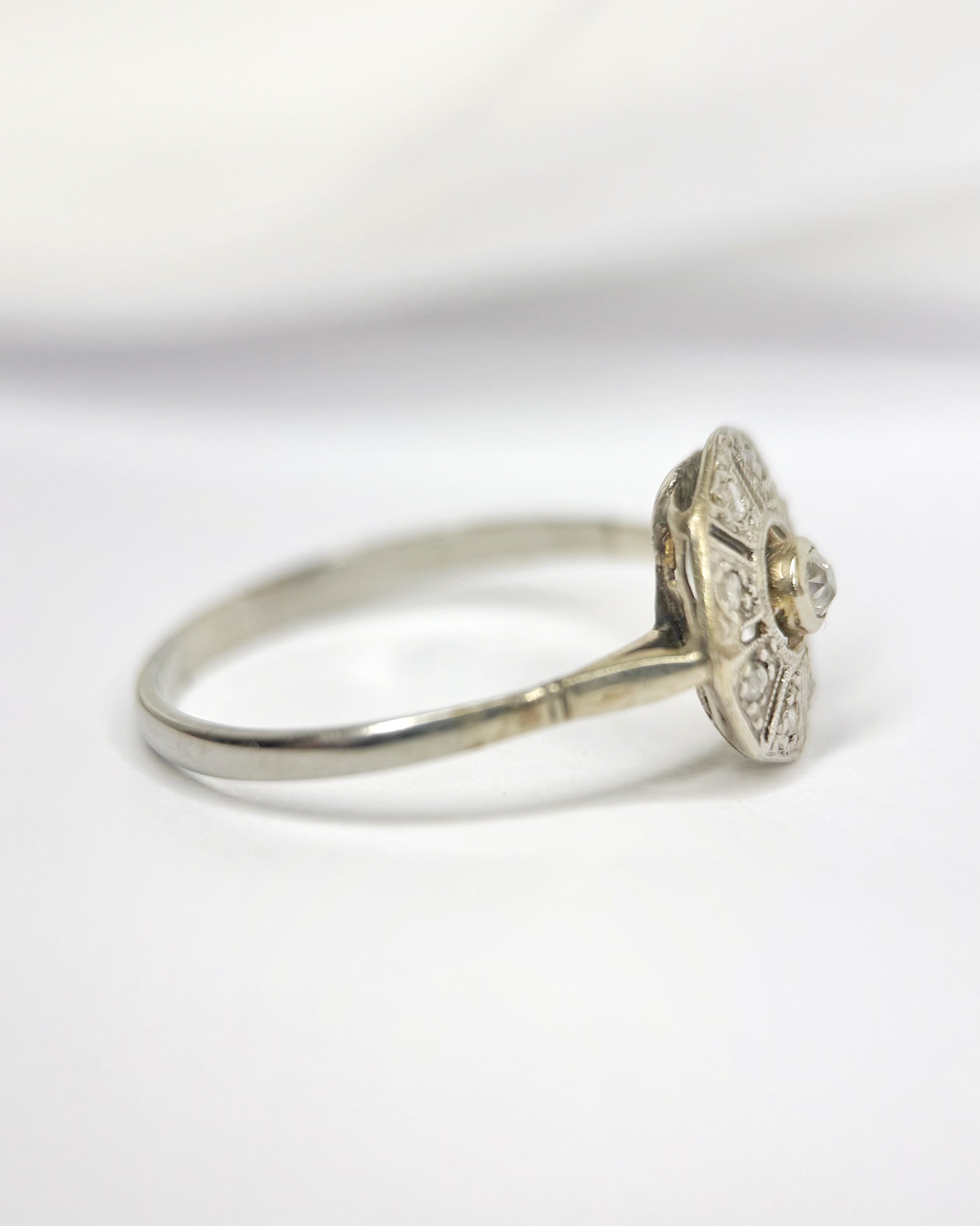 Art Deco Diamond Ring "Lorianne"