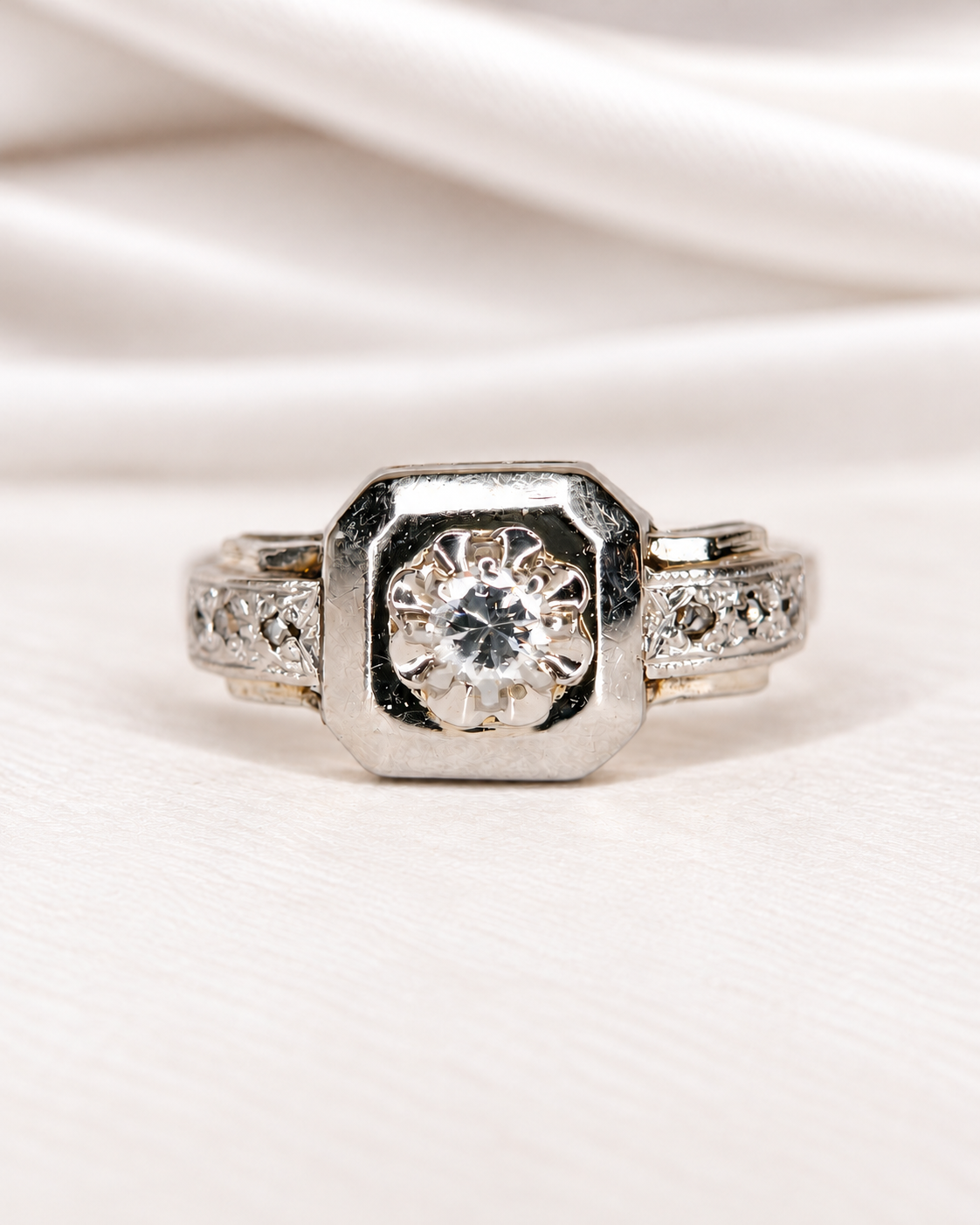 Art Deco Diamond Ring "Nuna"