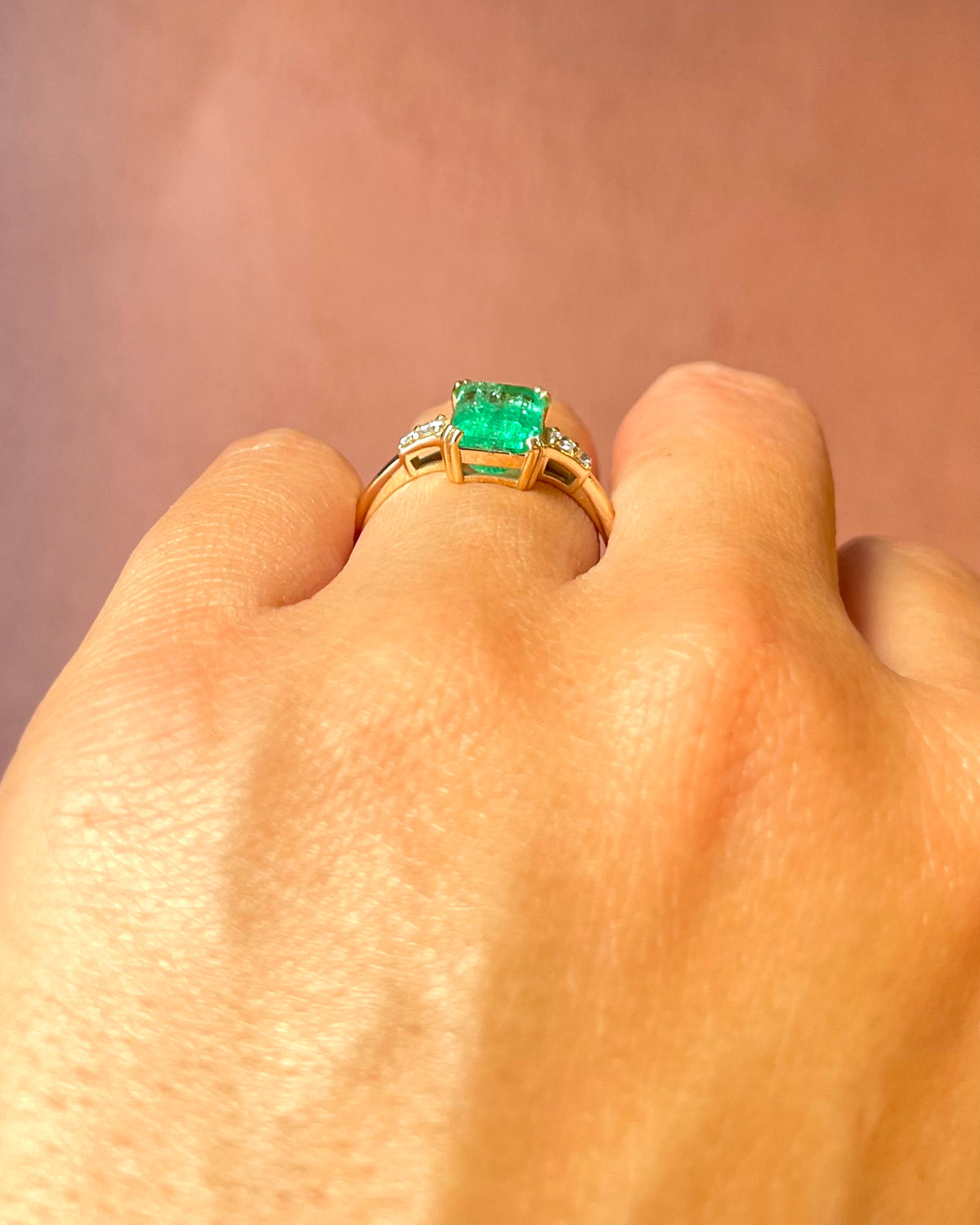 Bague Trilogie Émeraude Colombienne 2.40 carats & Diamants "Alisée"