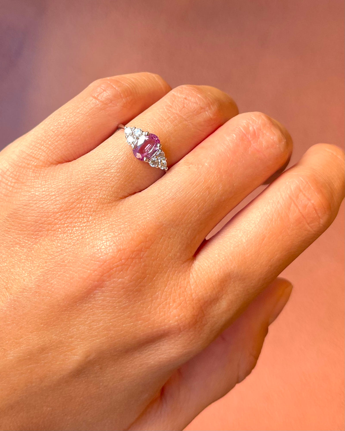 Bague Trilogie Saphir Rose 0.99 carat & Diamants 0.30 carat "Rosalia"