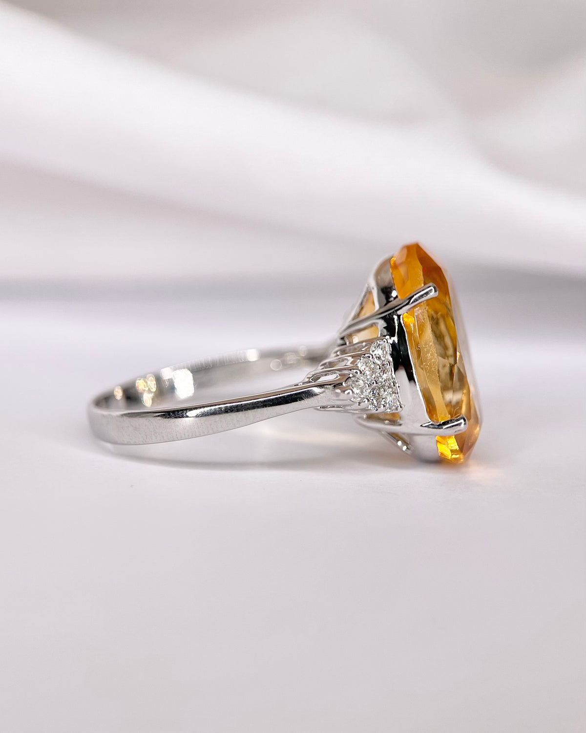 Bague Trilogie Citrine 9.15 carats & Diamants 5,26g "Jade"