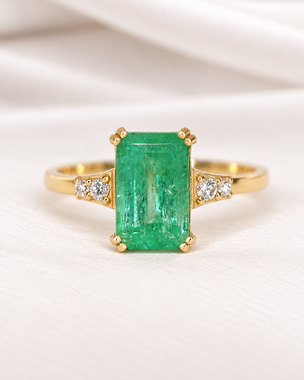 Bague Trilogie Émeraude Colombienne 2.40 carats & Diamants "Alisée"