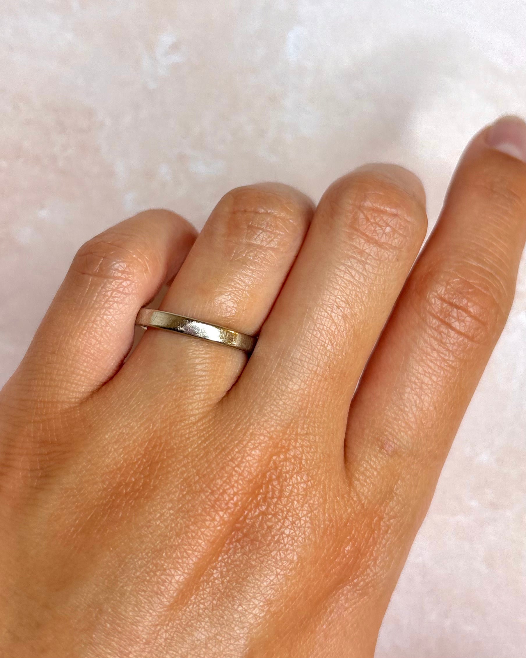 Alliance Or Gris 18 carats 2.7mm "Marie"