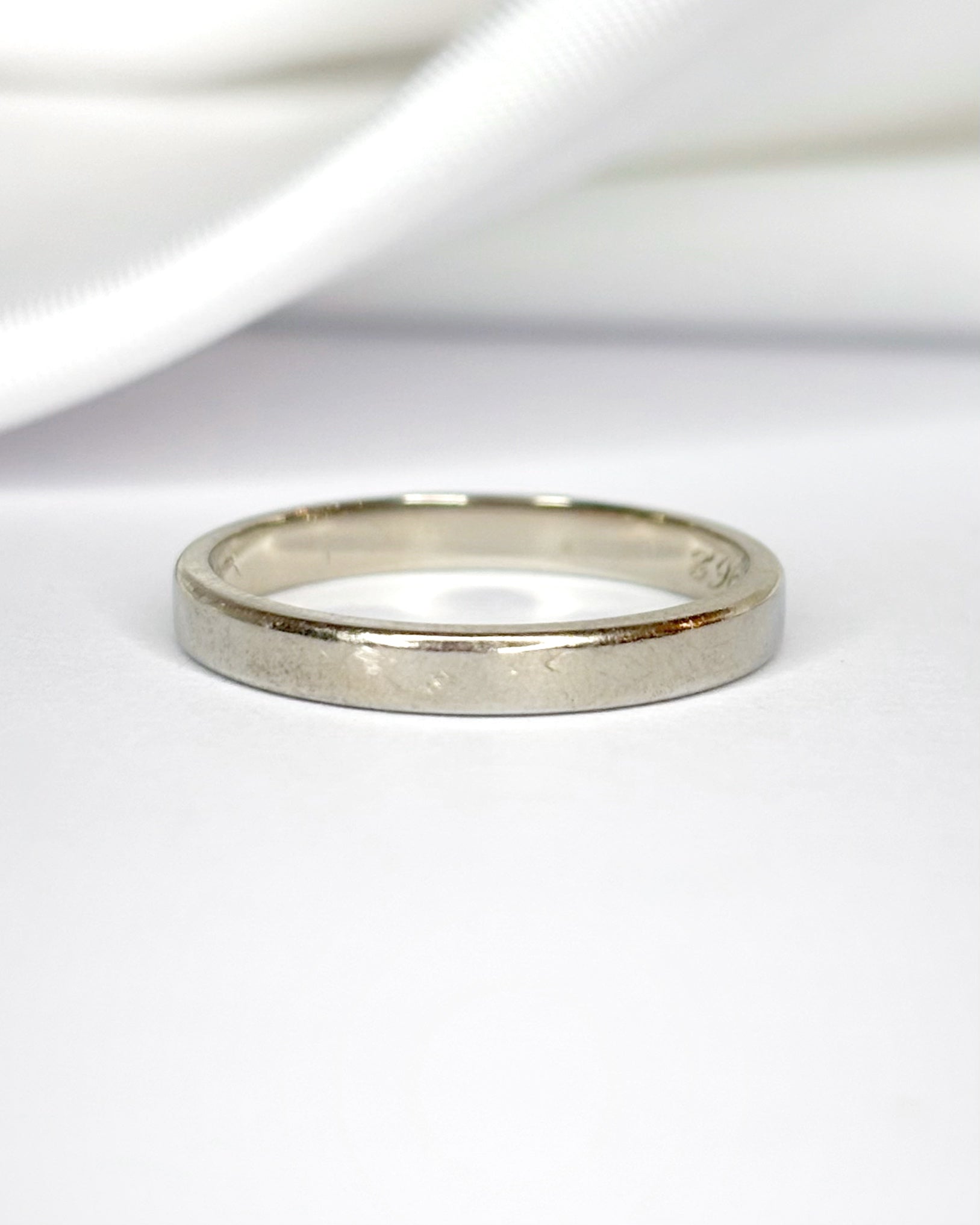 Alliance Or Gris 18 carats 2.7mm "Marie"